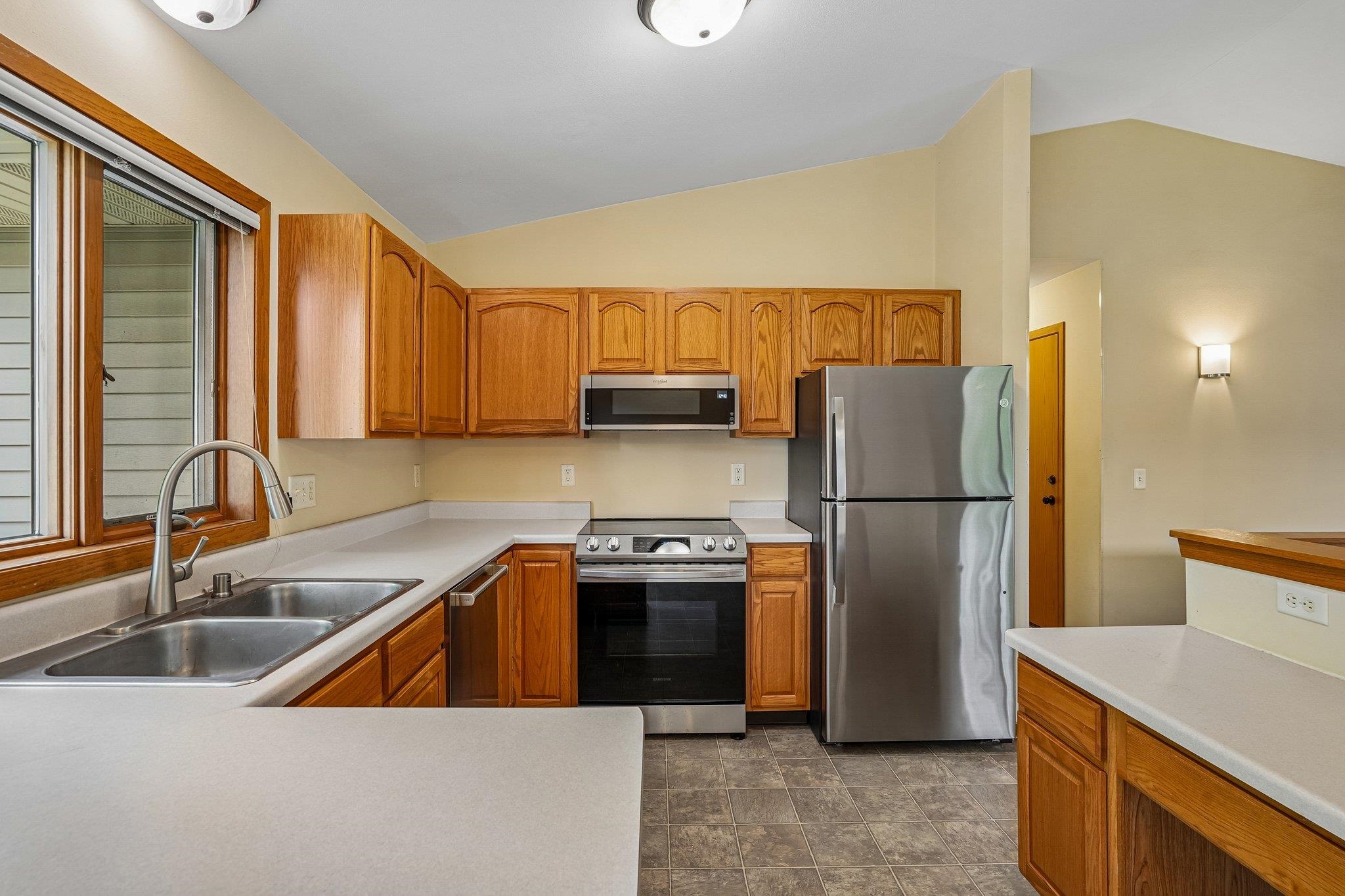7526 Crawling Stone Road