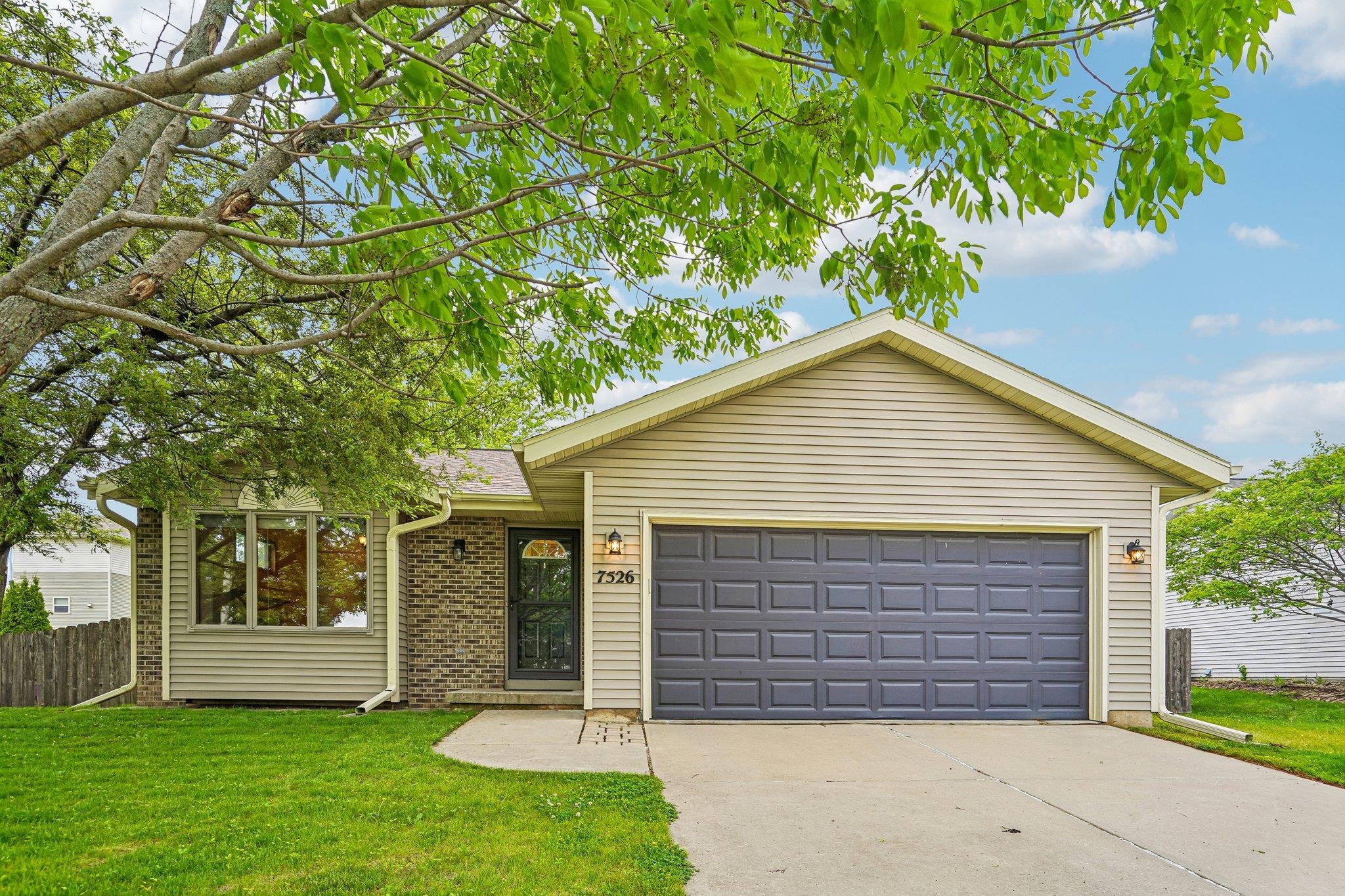 7526 Crawling Stone Road