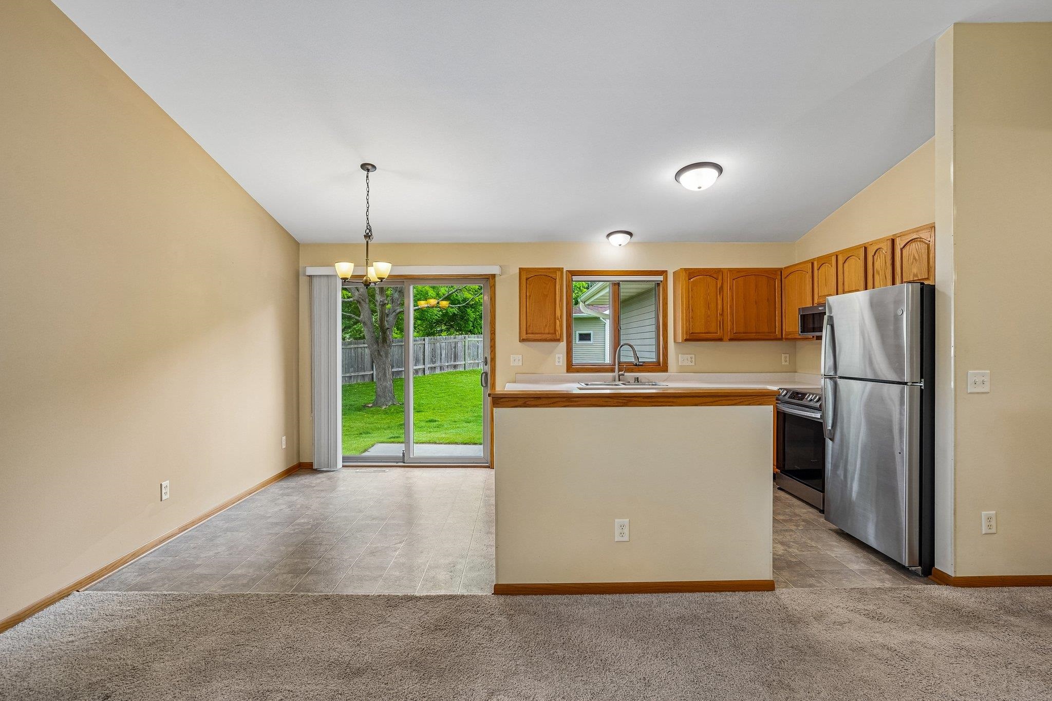 7526 Crawling Stone Road