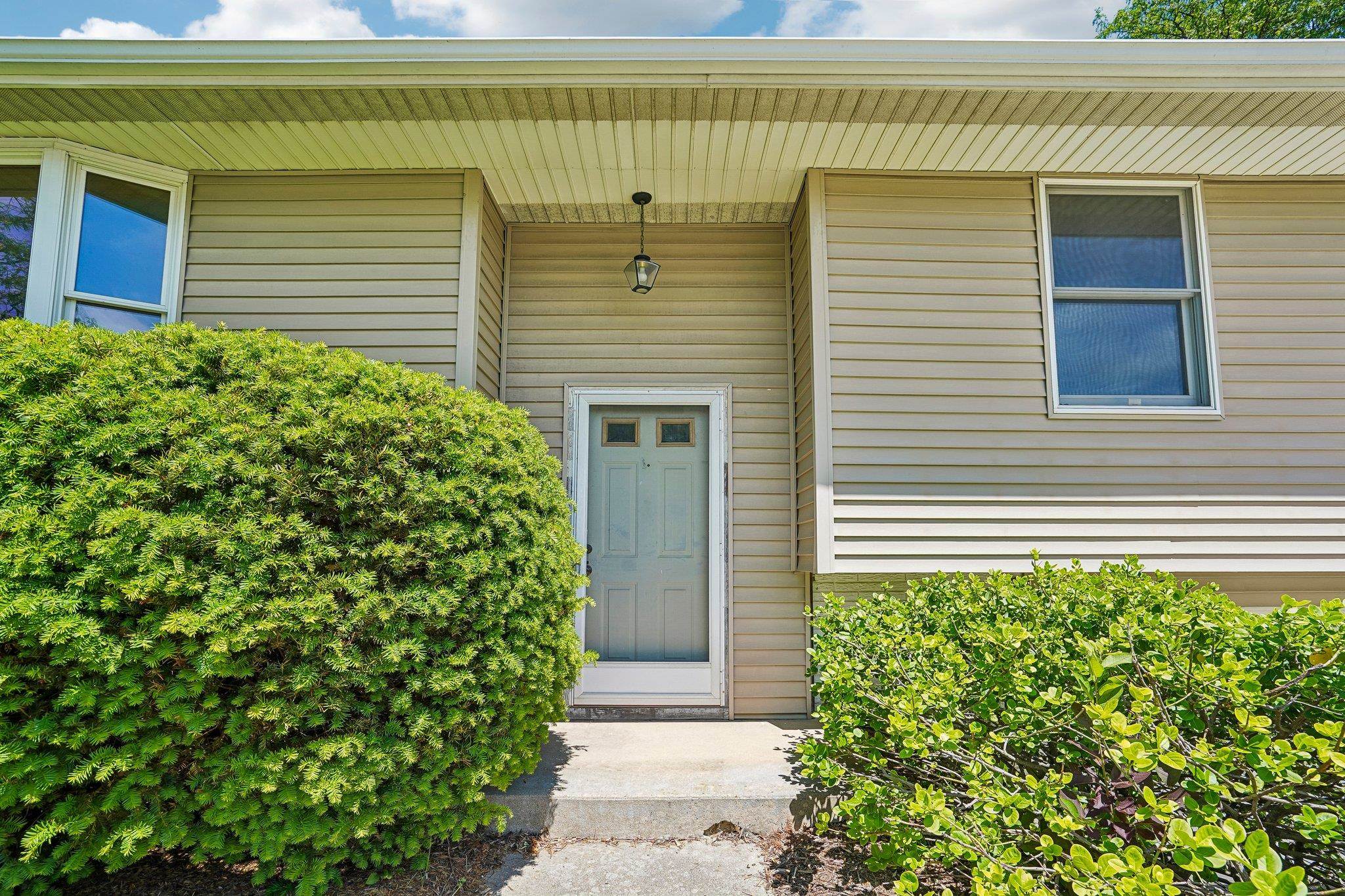 6902 Donna Drive
