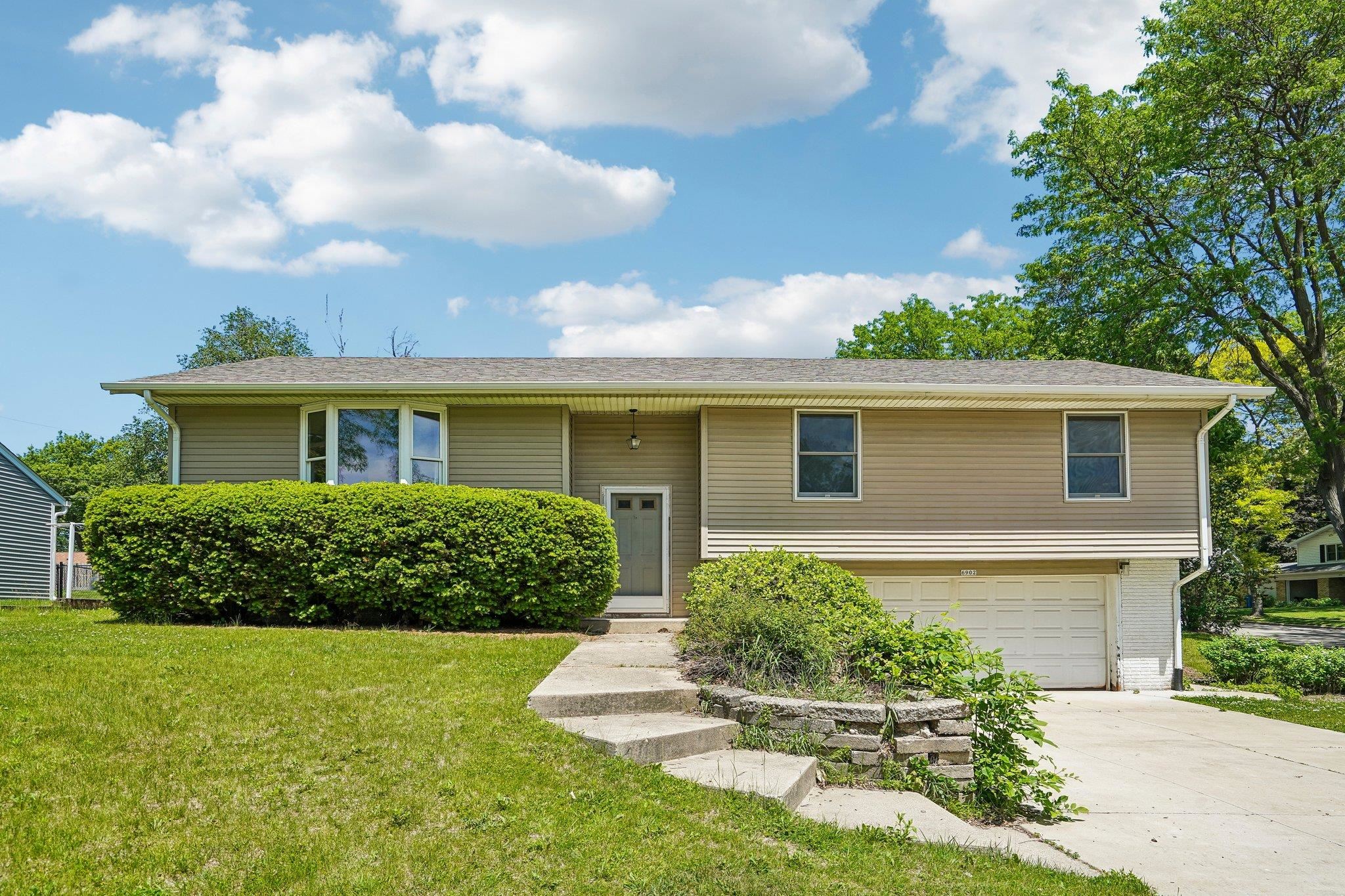 6902 Donna Drive