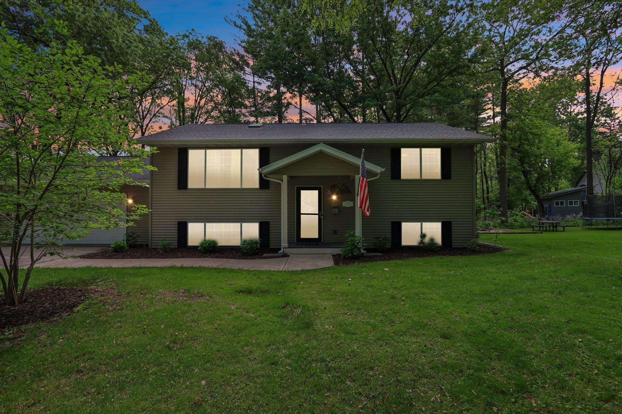 N4375 Poplar Avenue