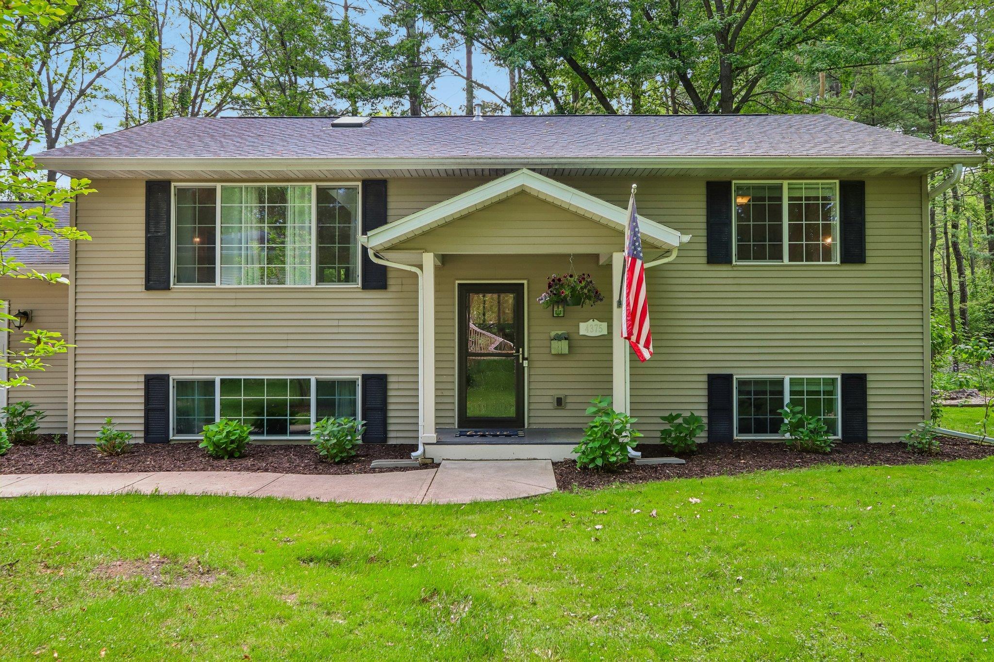 N4375 Poplar Avenue