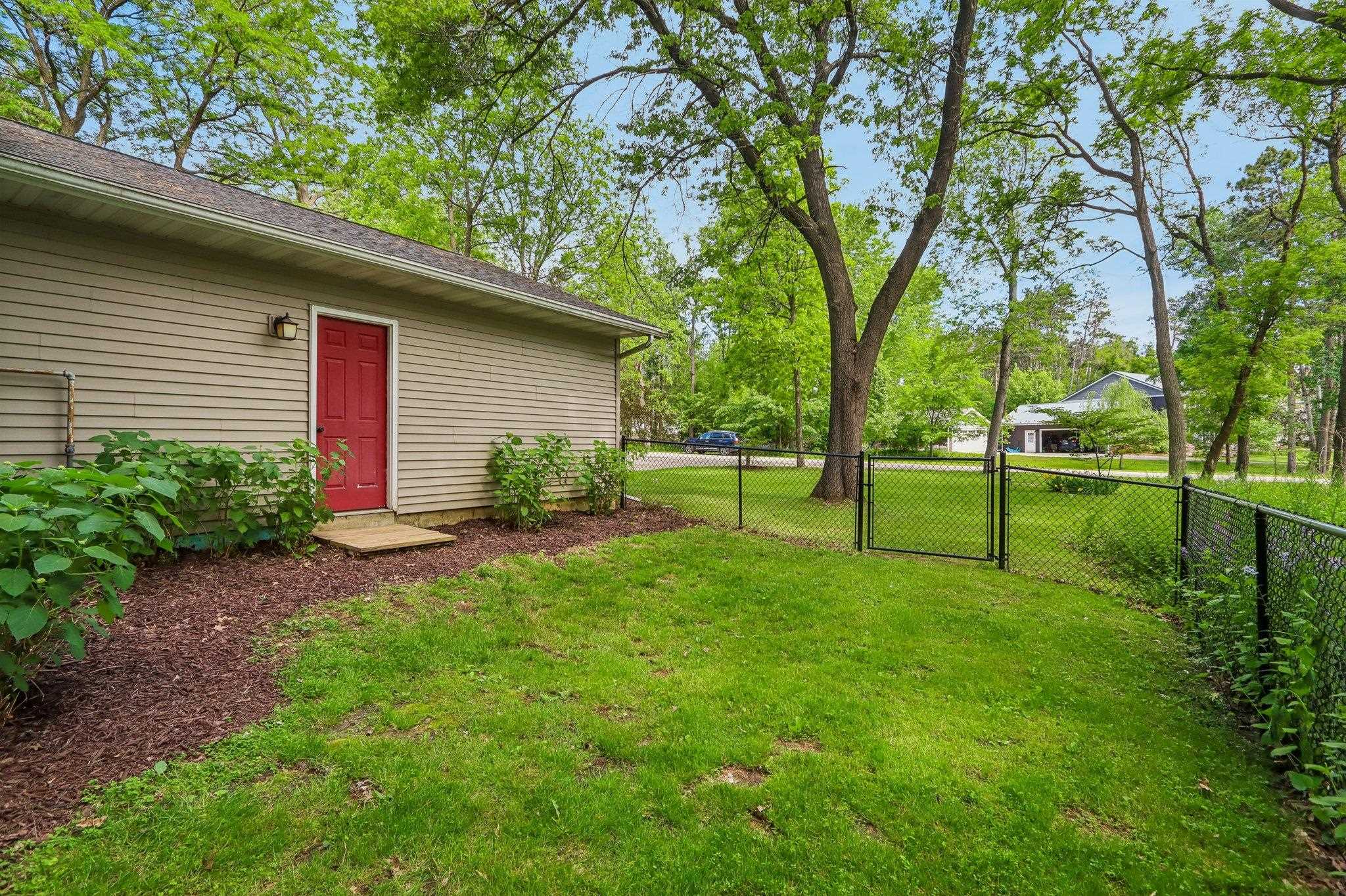 N4375 Poplar Avenue