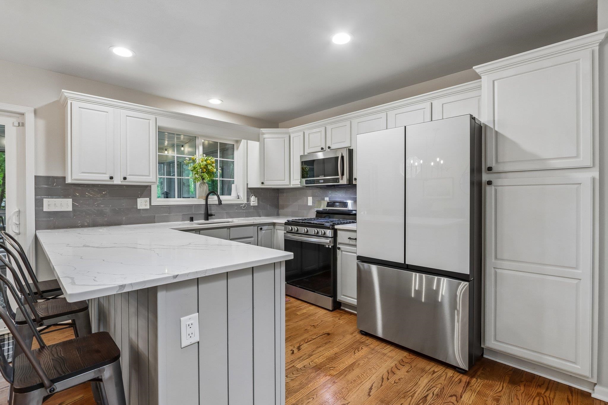 N4375 Poplar Avenue
