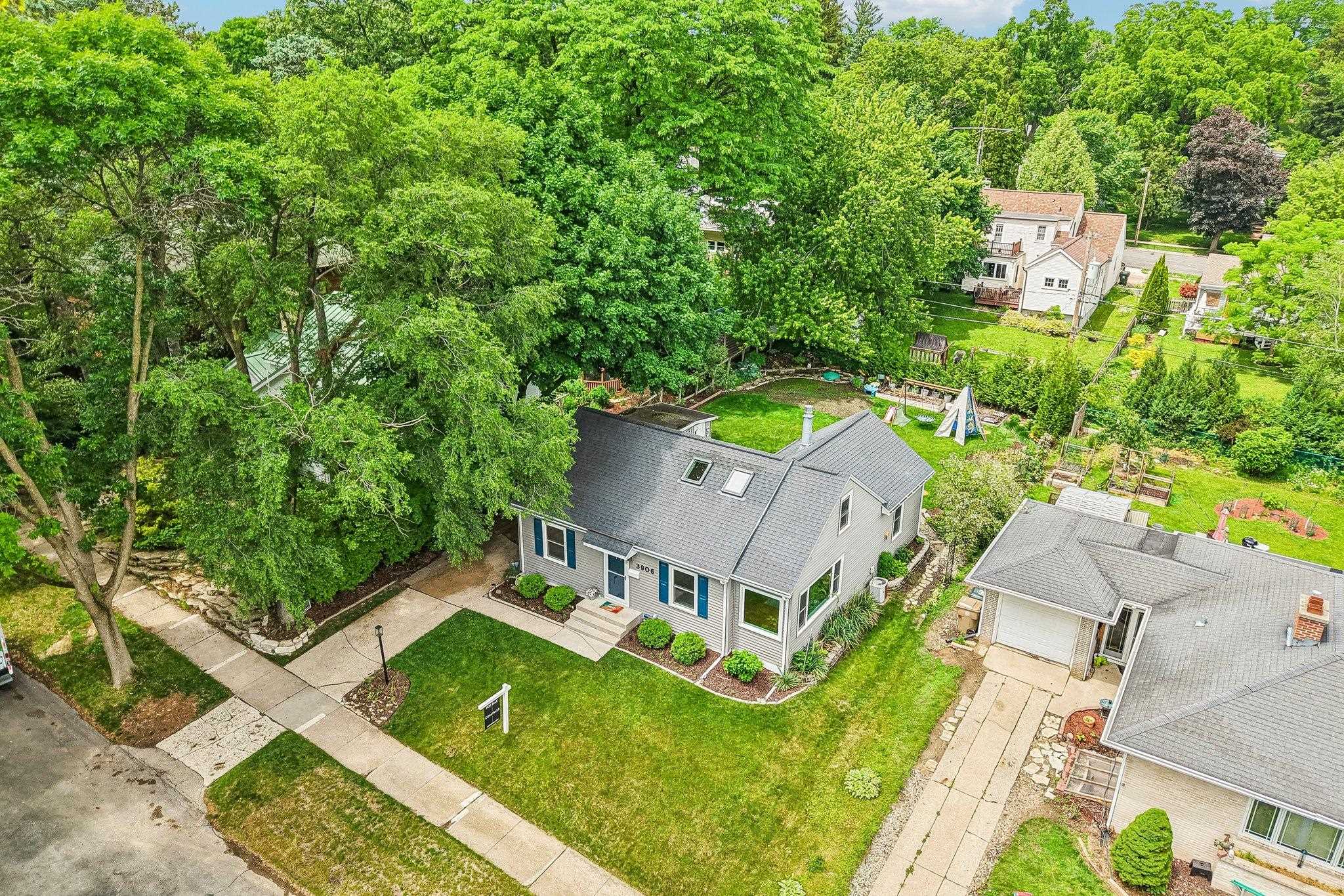 3906 Euclid Avenue
