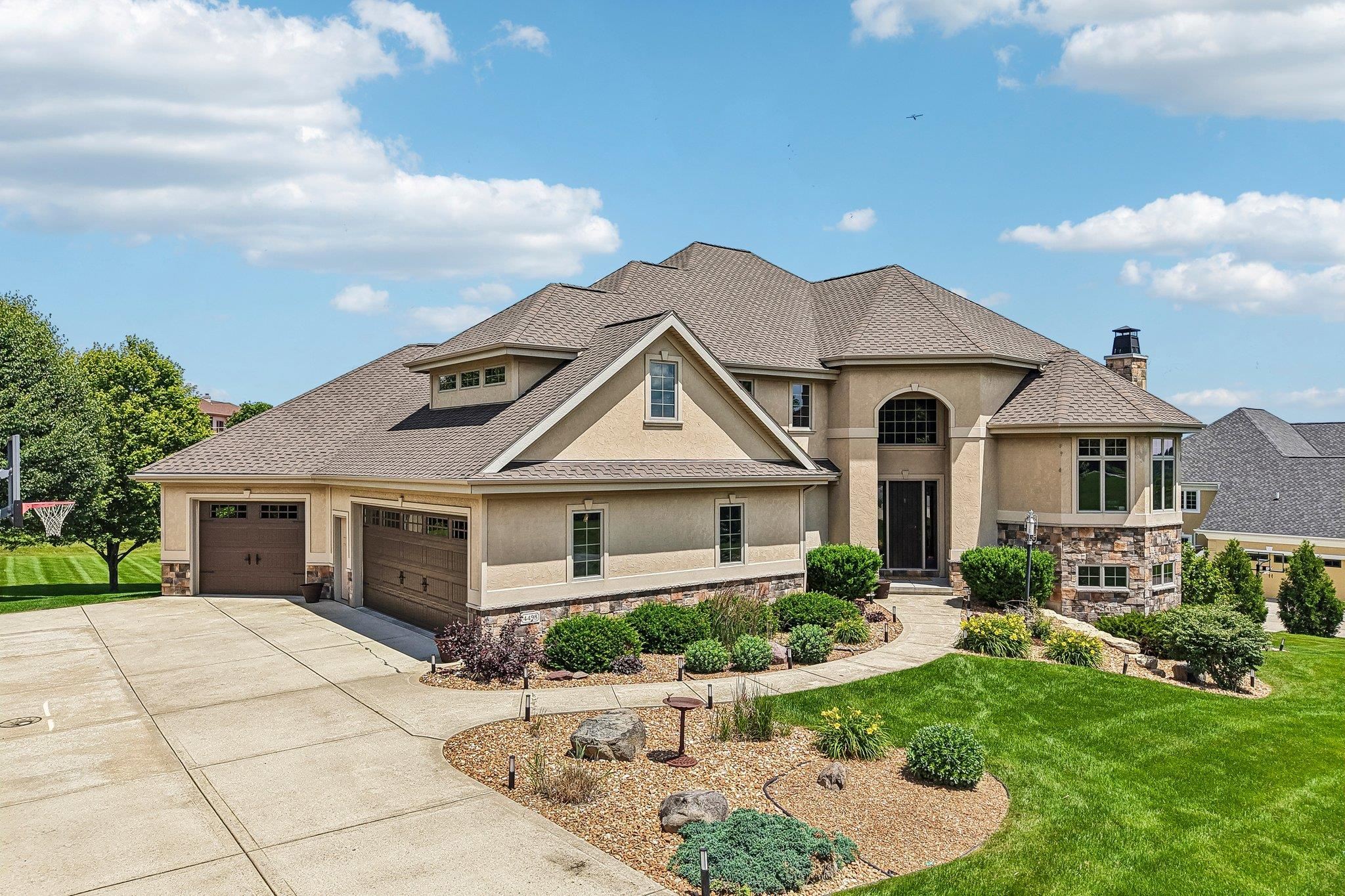 4498 Nina Lane