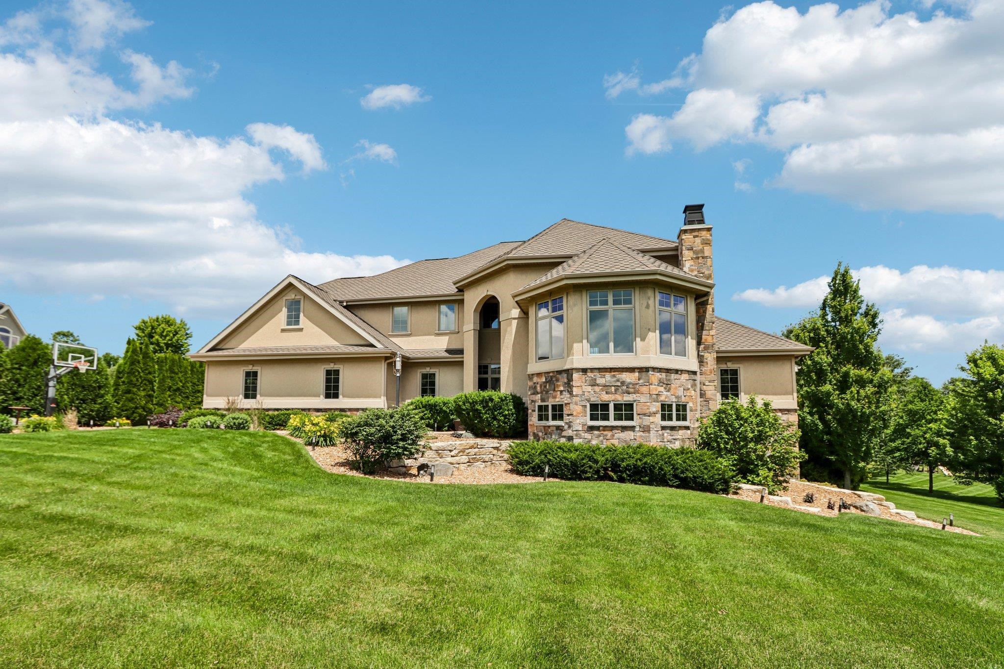 4498 Nina Lane