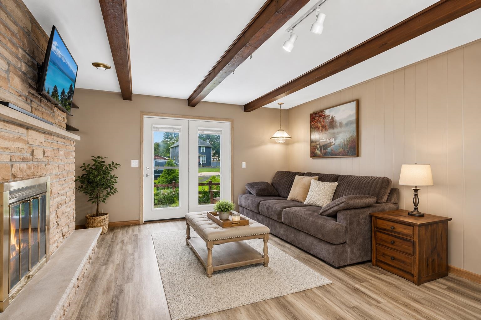 2400 W Avalon Road