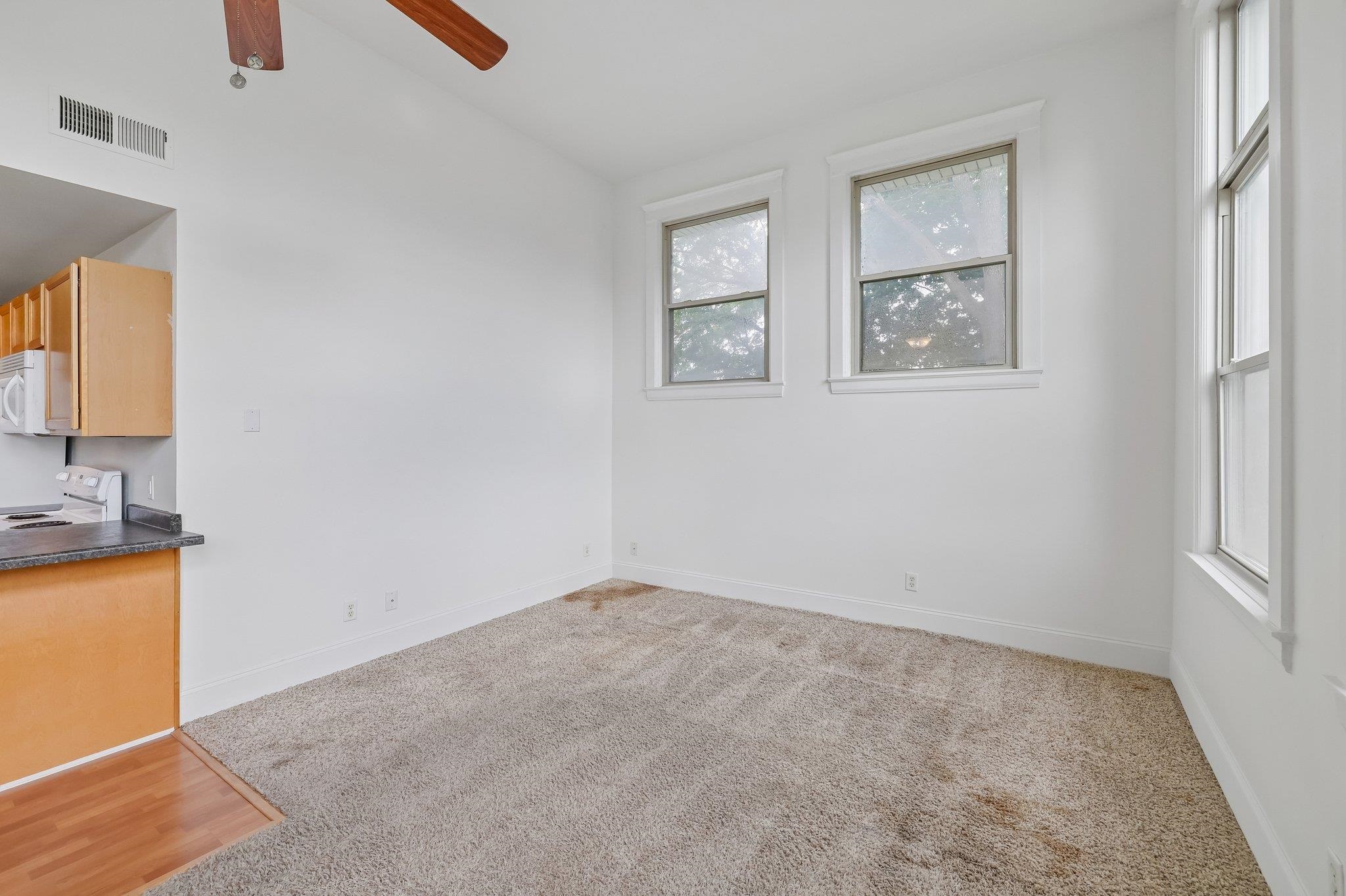 1009 Summit Avenue 6