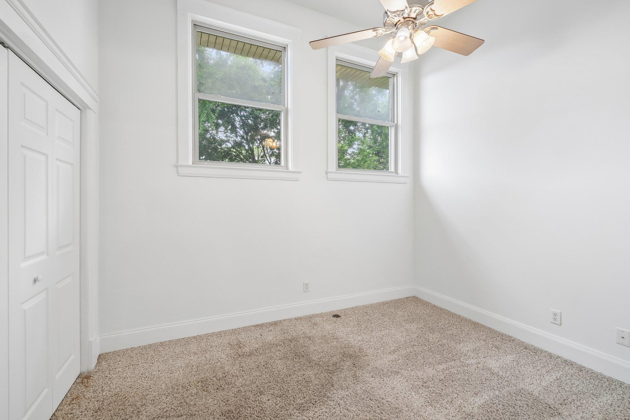 1009 Summit Avenue 6