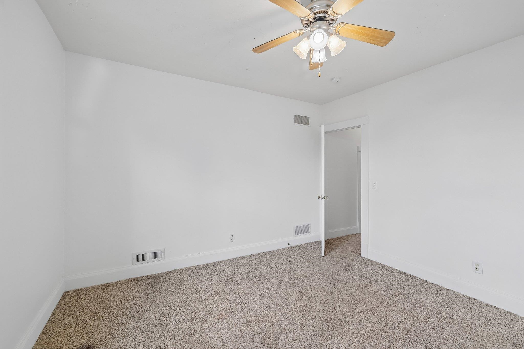 1009 Summit Avenue 6