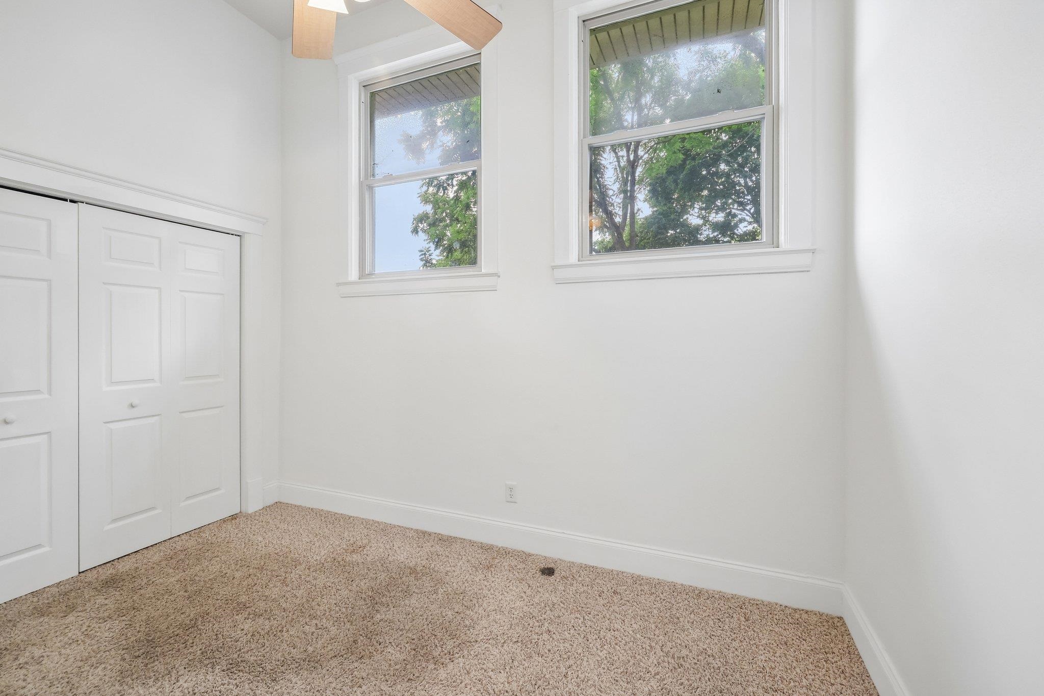 1009 Summit Avenue 6