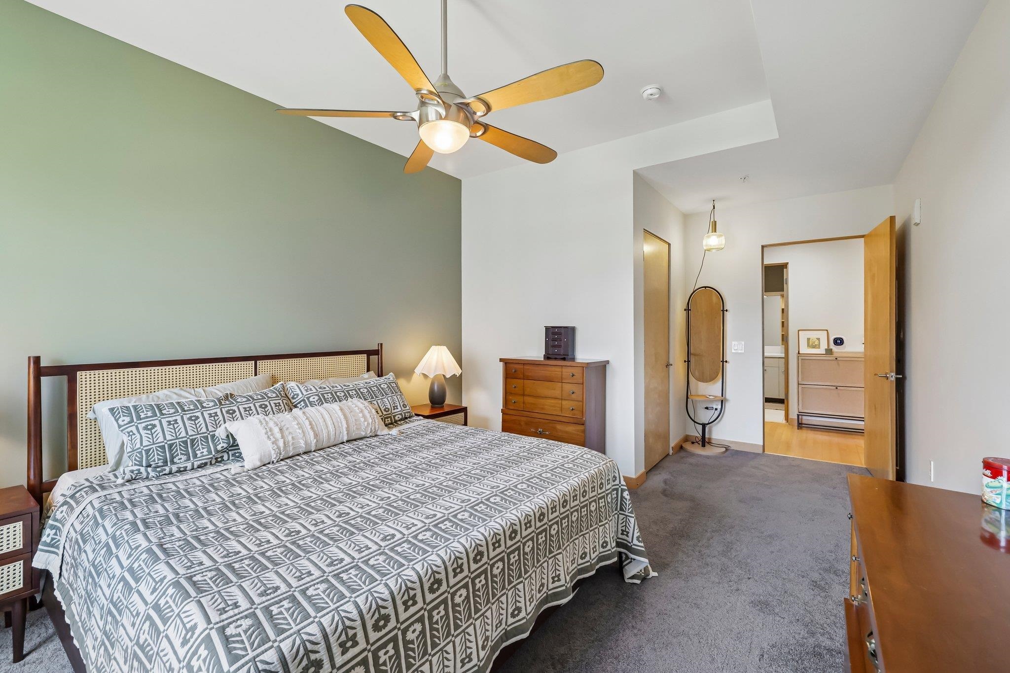309 W Washington Avenue 613