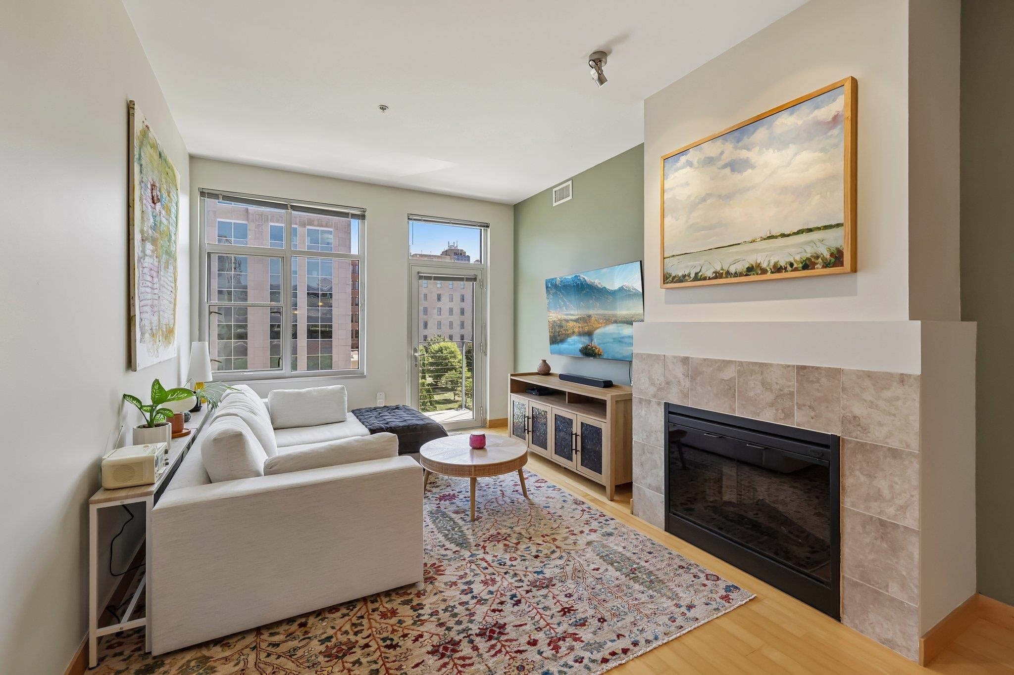 309 W Washington Avenue 613