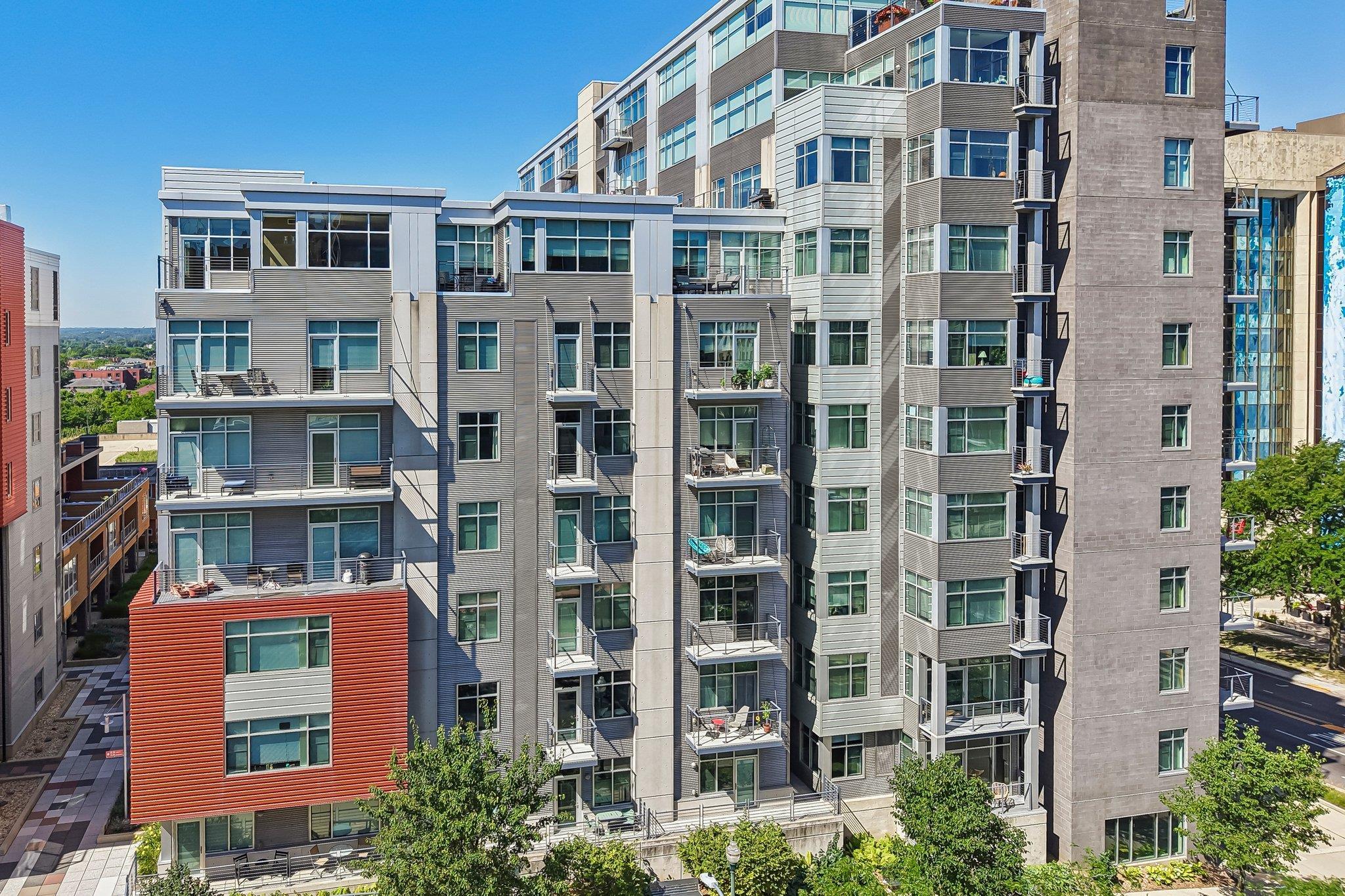 309 W Washington Avenue 613