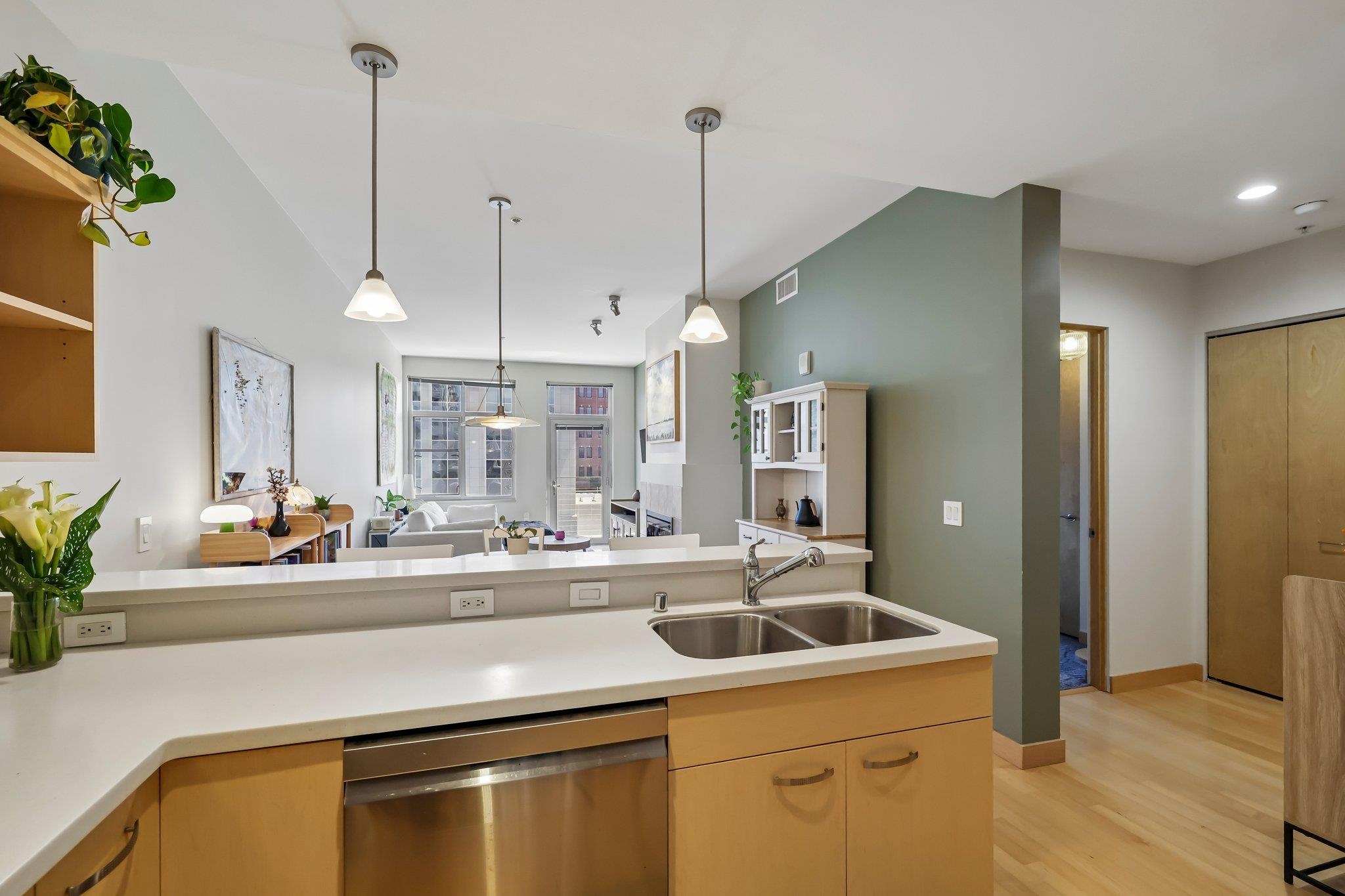 309 W Washington Avenue 613