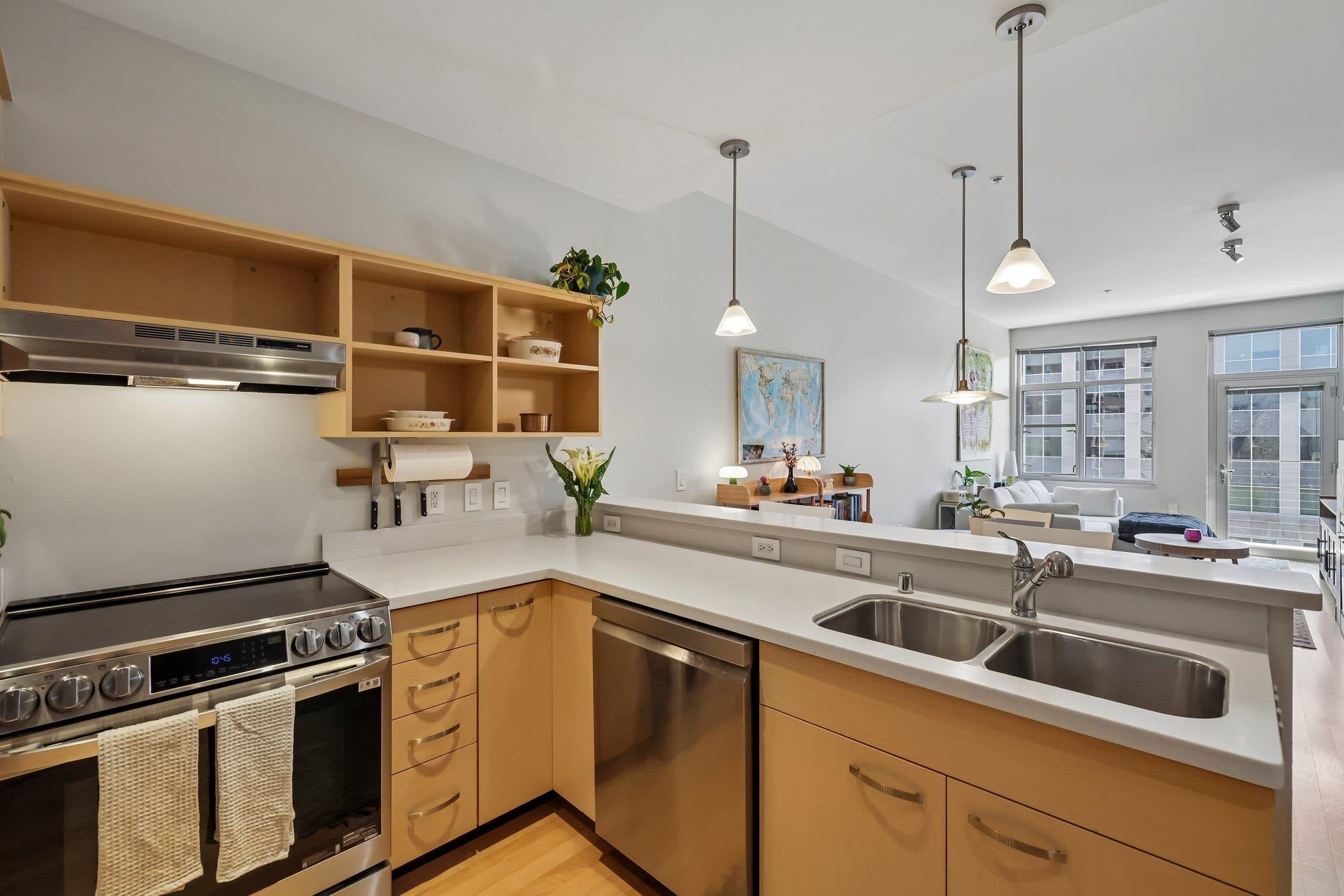 309 W Washington Avenue 613