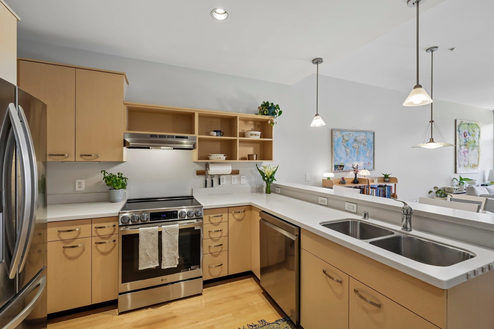 309 W Washington Avenue 613