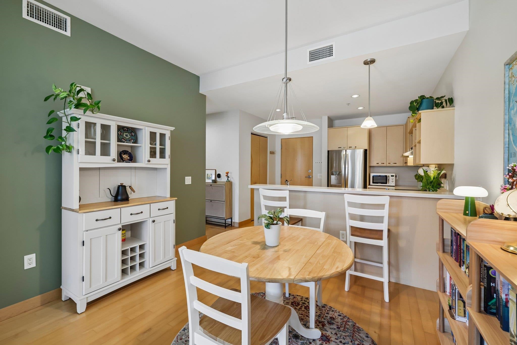 309 W Washington Avenue 613