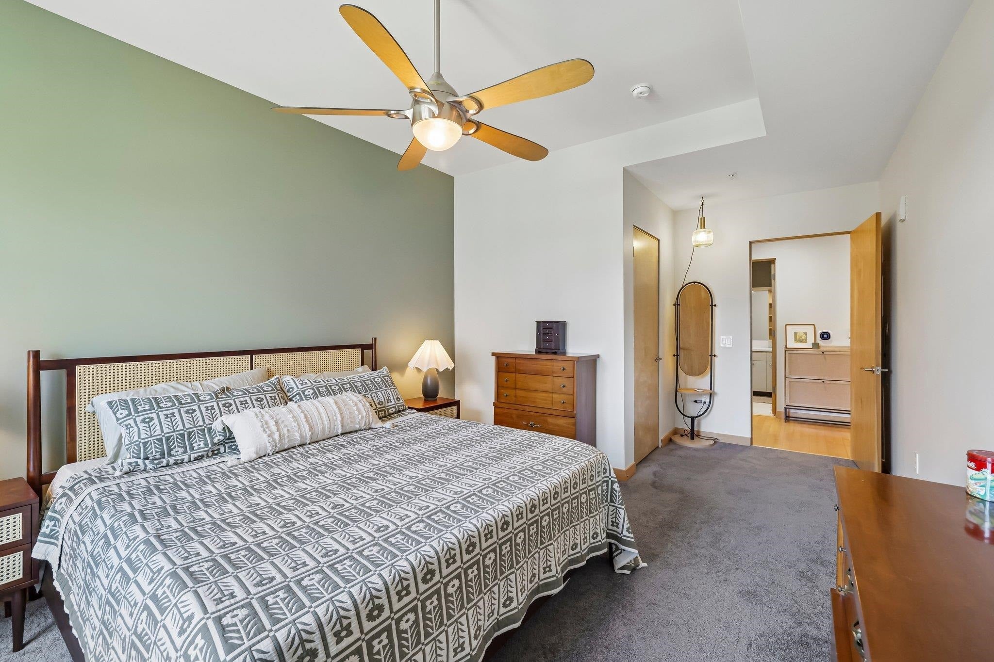 309 W Washington Avenue 613