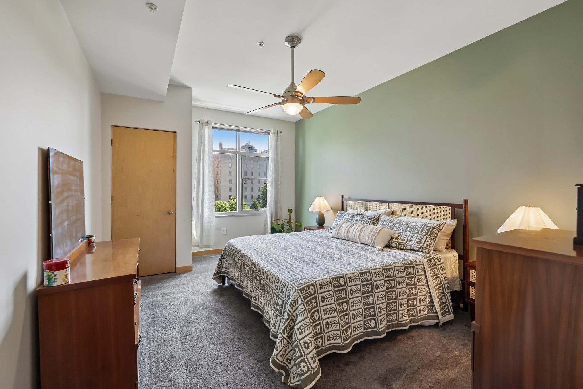 309 W Washington Avenue 613
