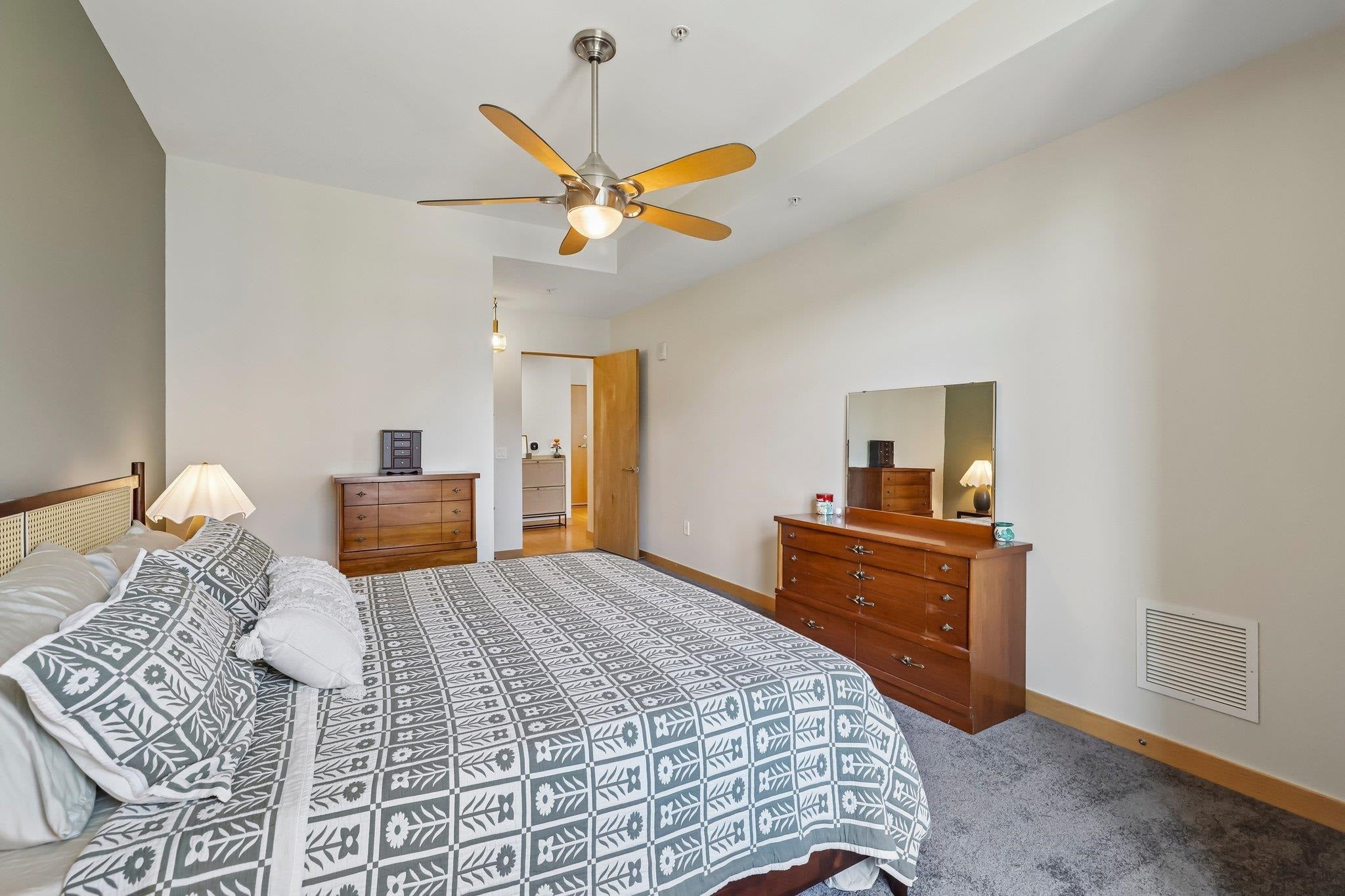 309 W Washington Avenue 613