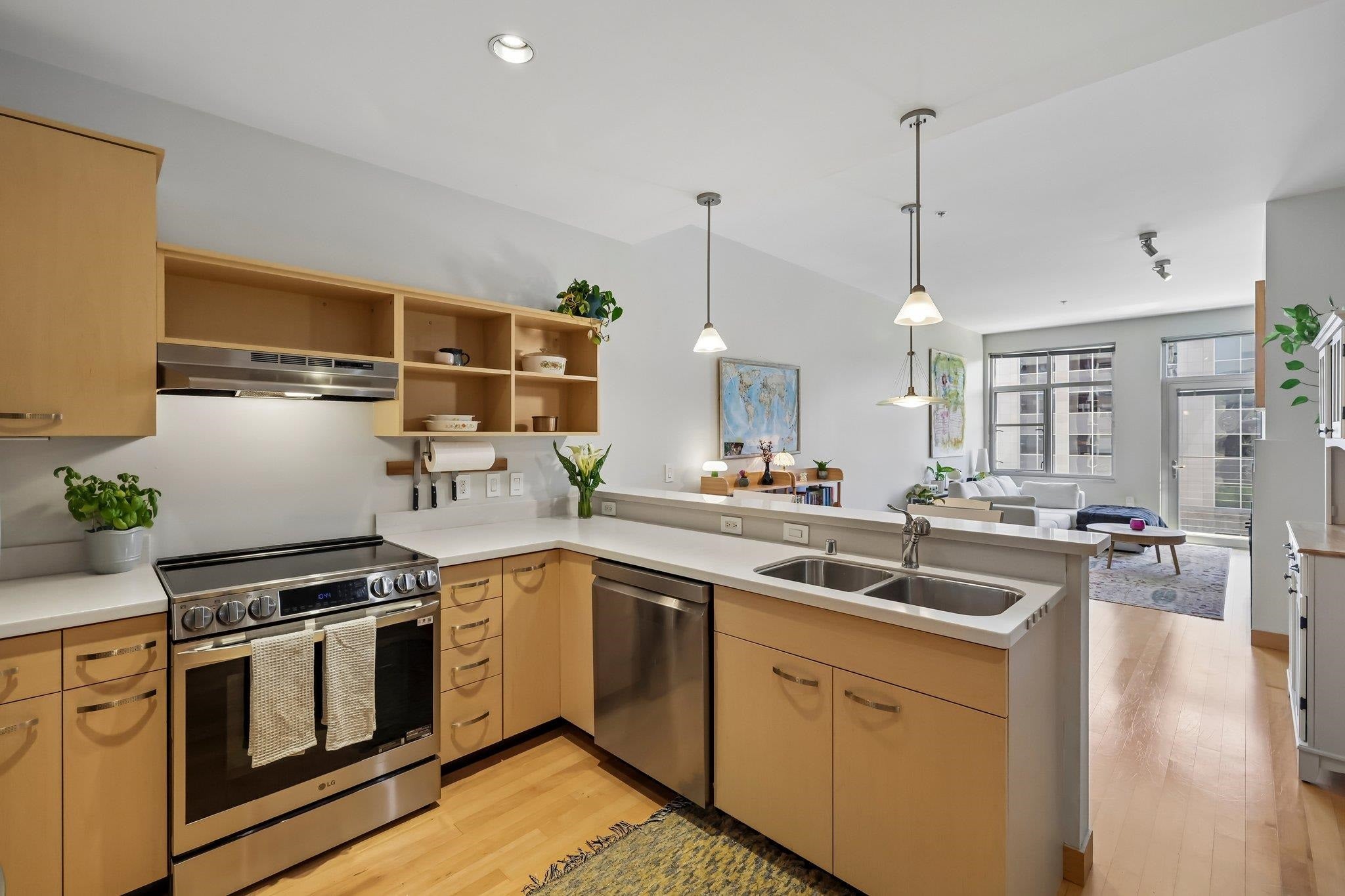 309 W Washington Avenue 613