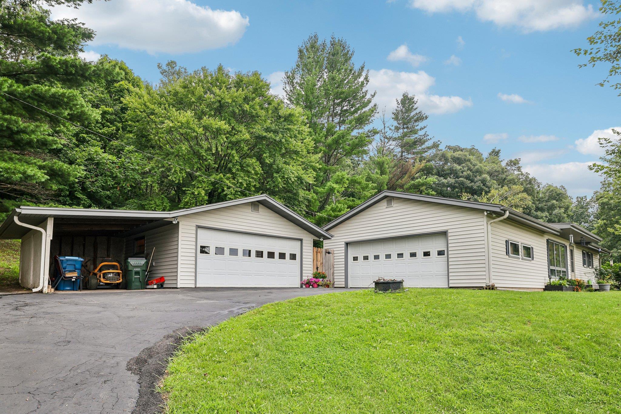 22985 County Hwy AA