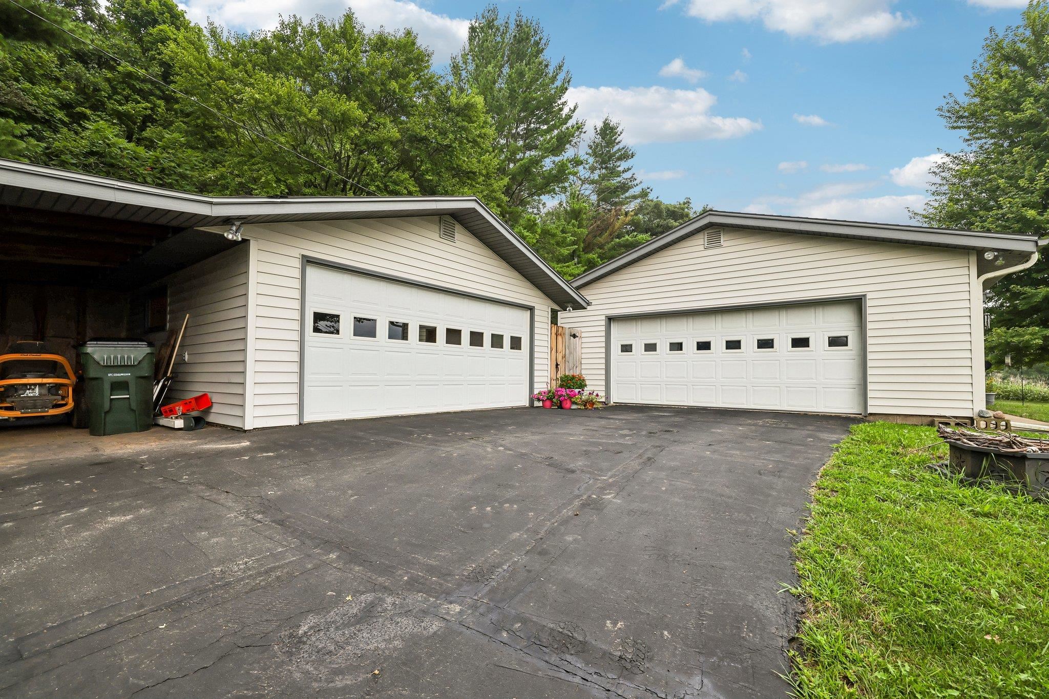 22985 County Hwy AA