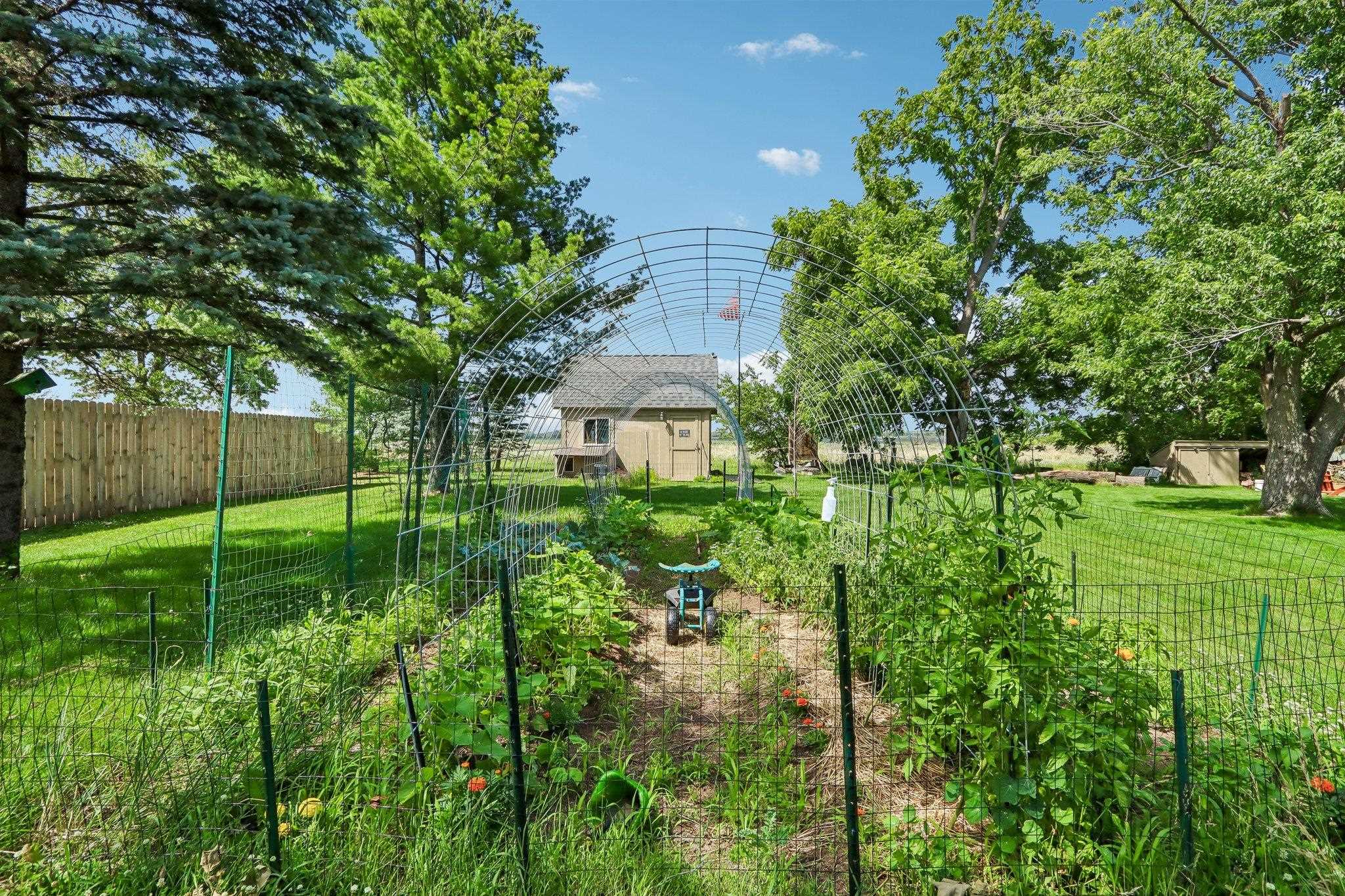 2400 W Avalon Road