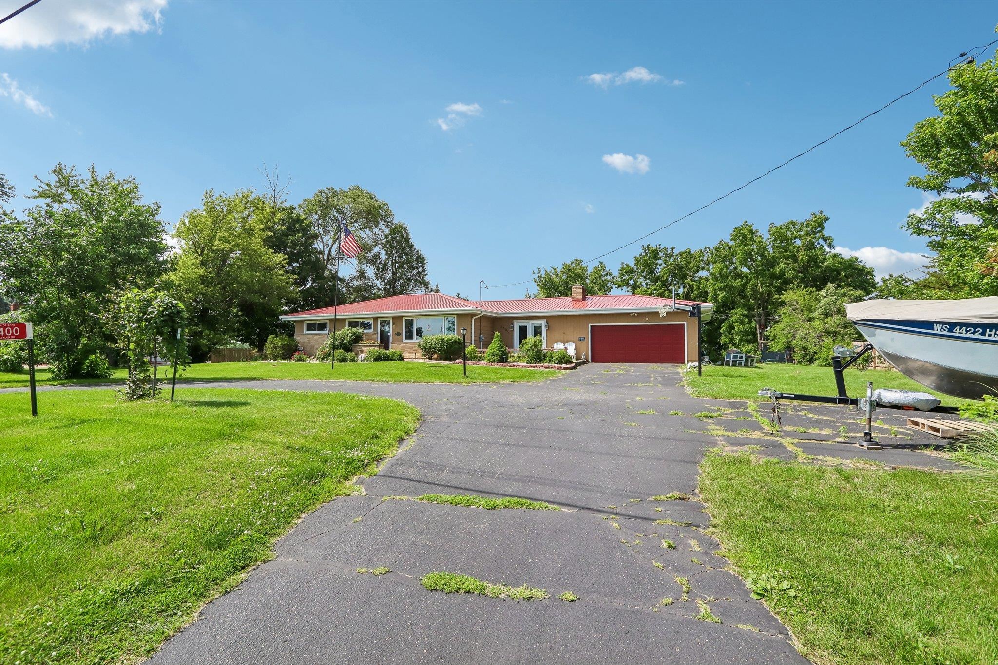 2400 W Avalon Road