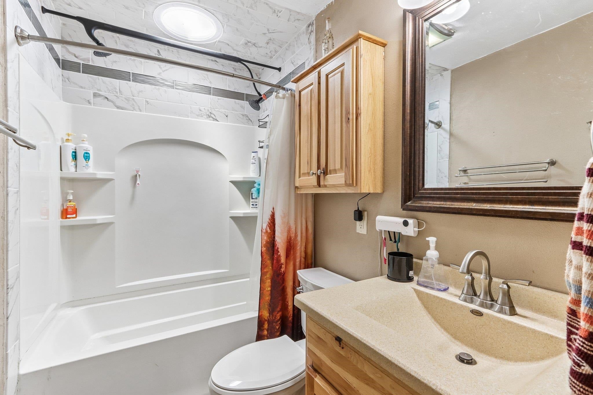 2400 W Avalon Road