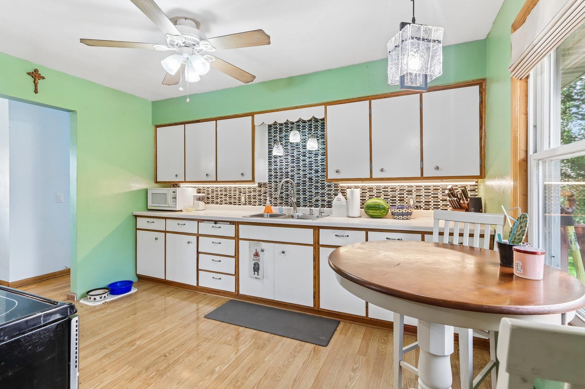 2400 W Avalon Road