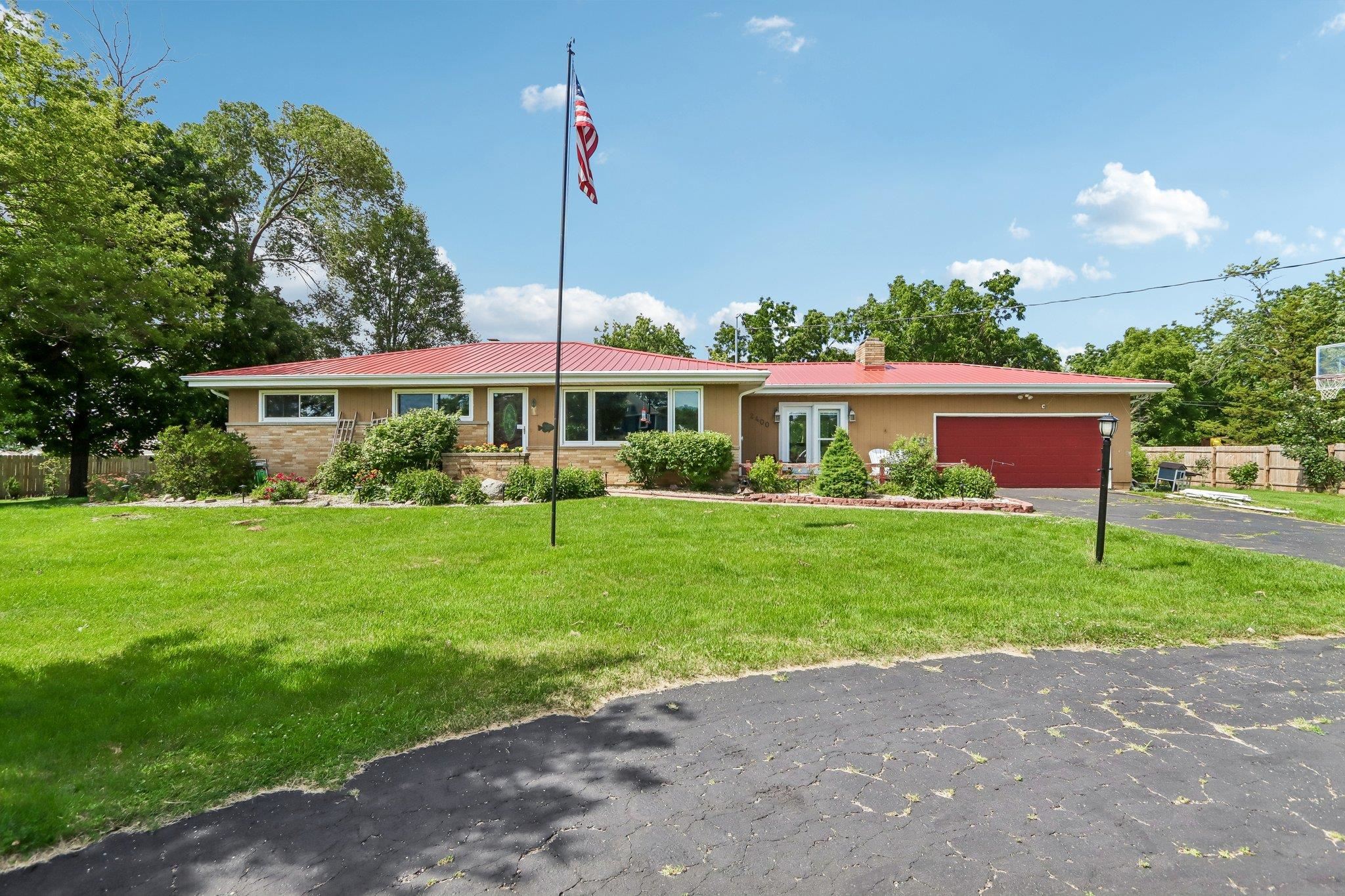2400 W Avalon Road