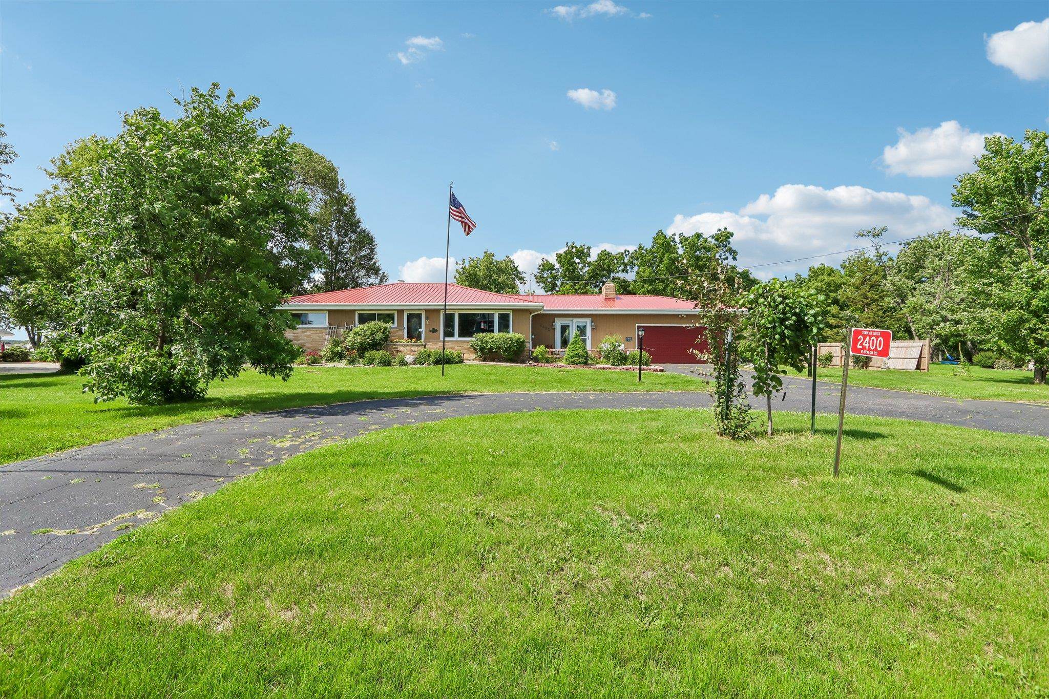 2400 W Avalon Road
