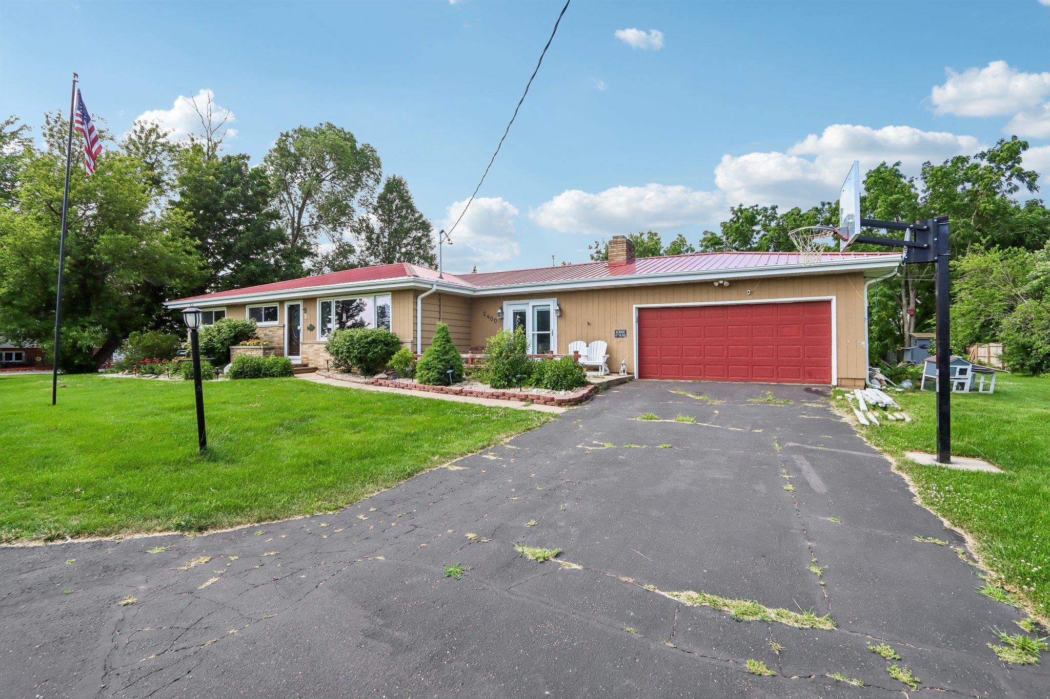 2400 W Avalon Road