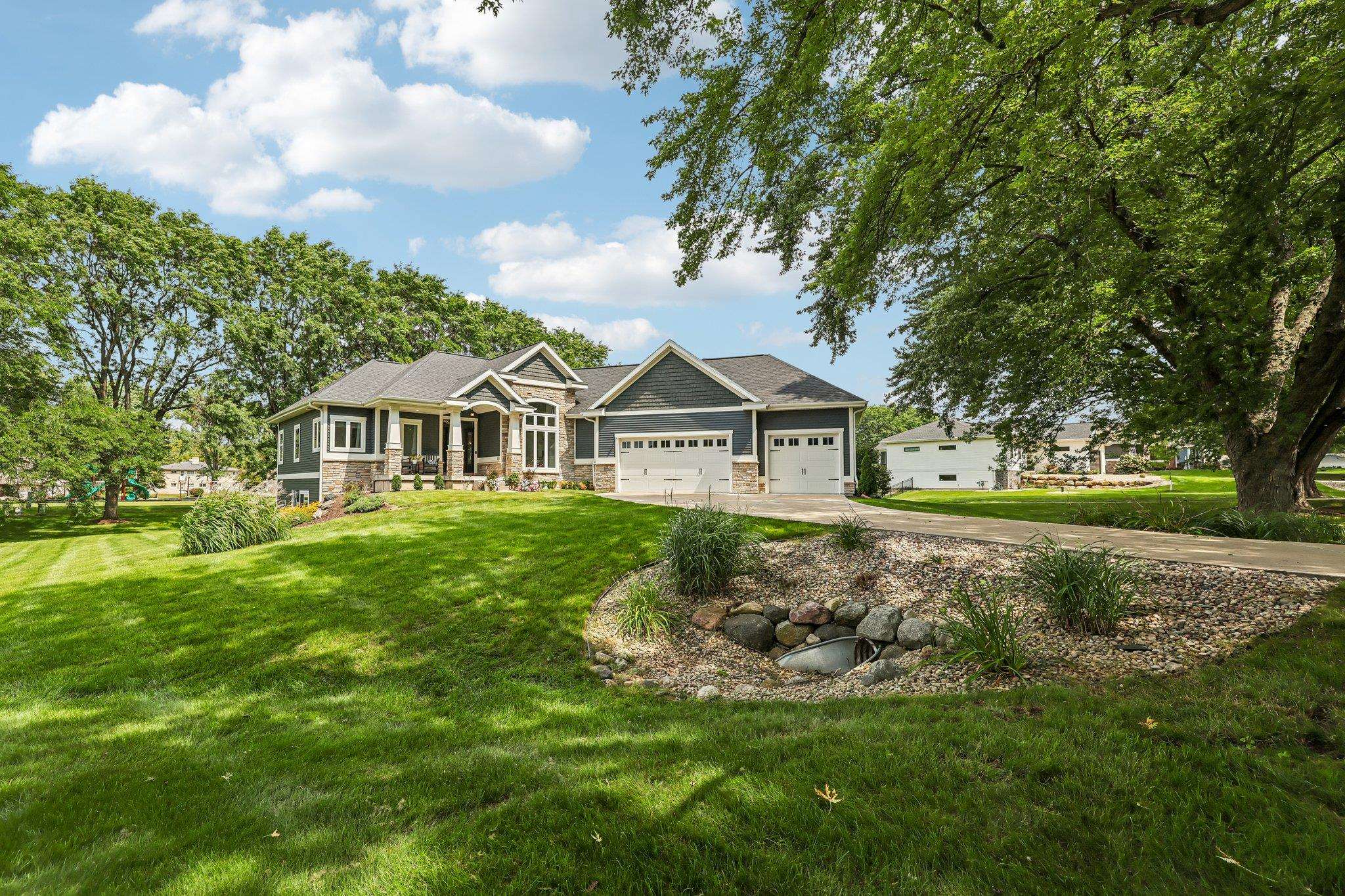 4538 E Oak Lane