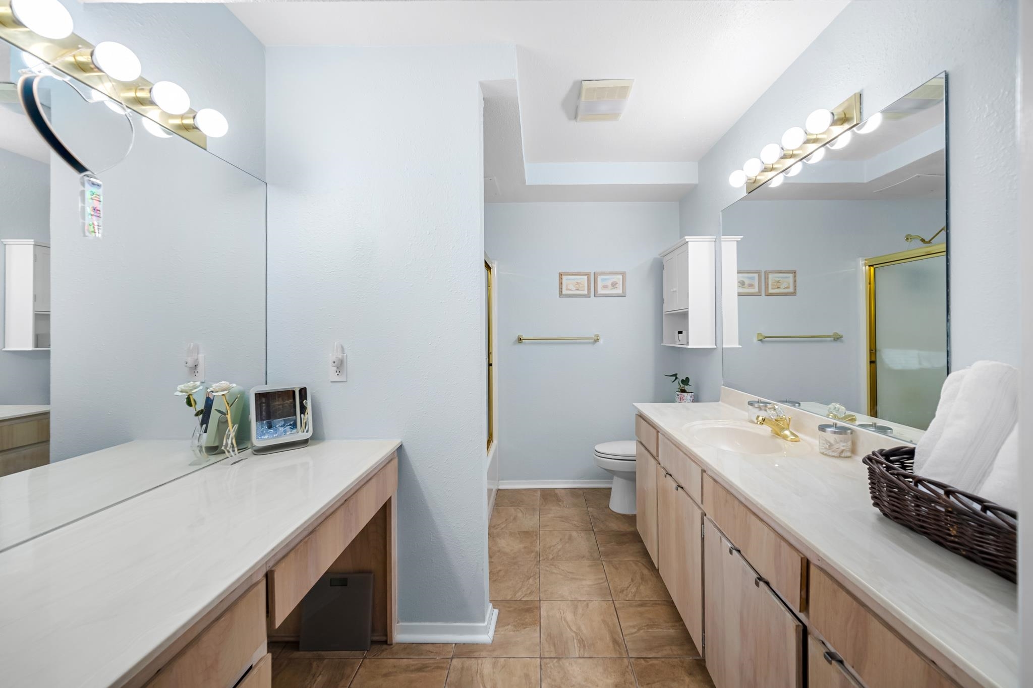 101 Cove West 204