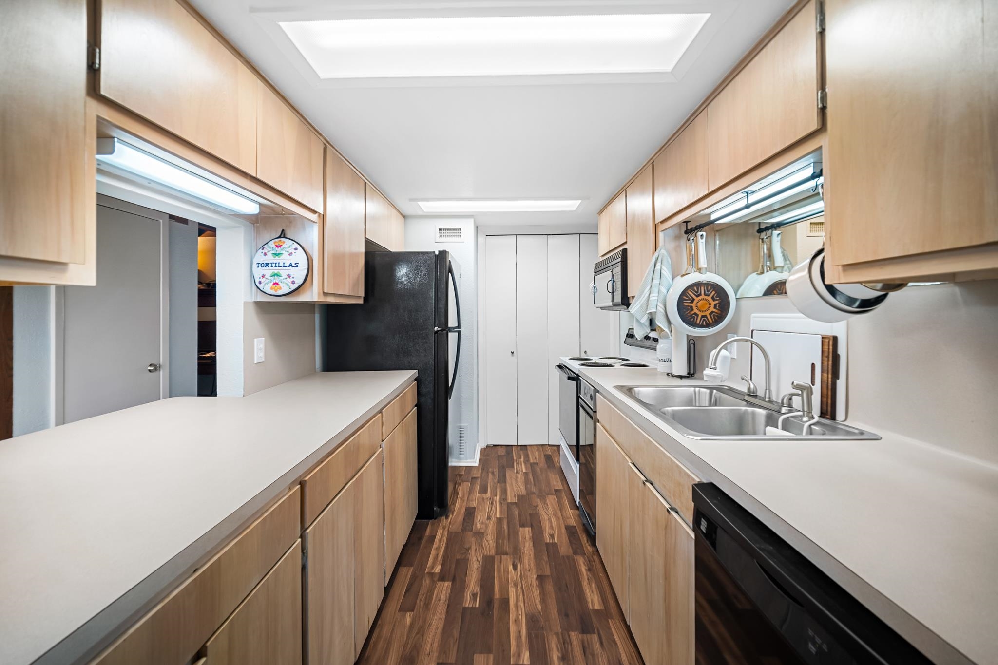 101 Cove West 204