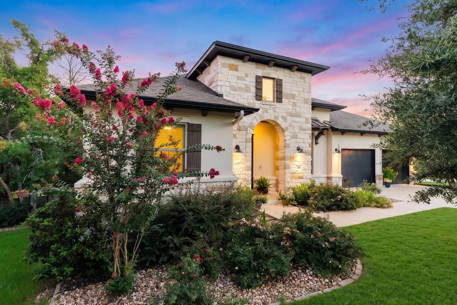129 Hollytree CT