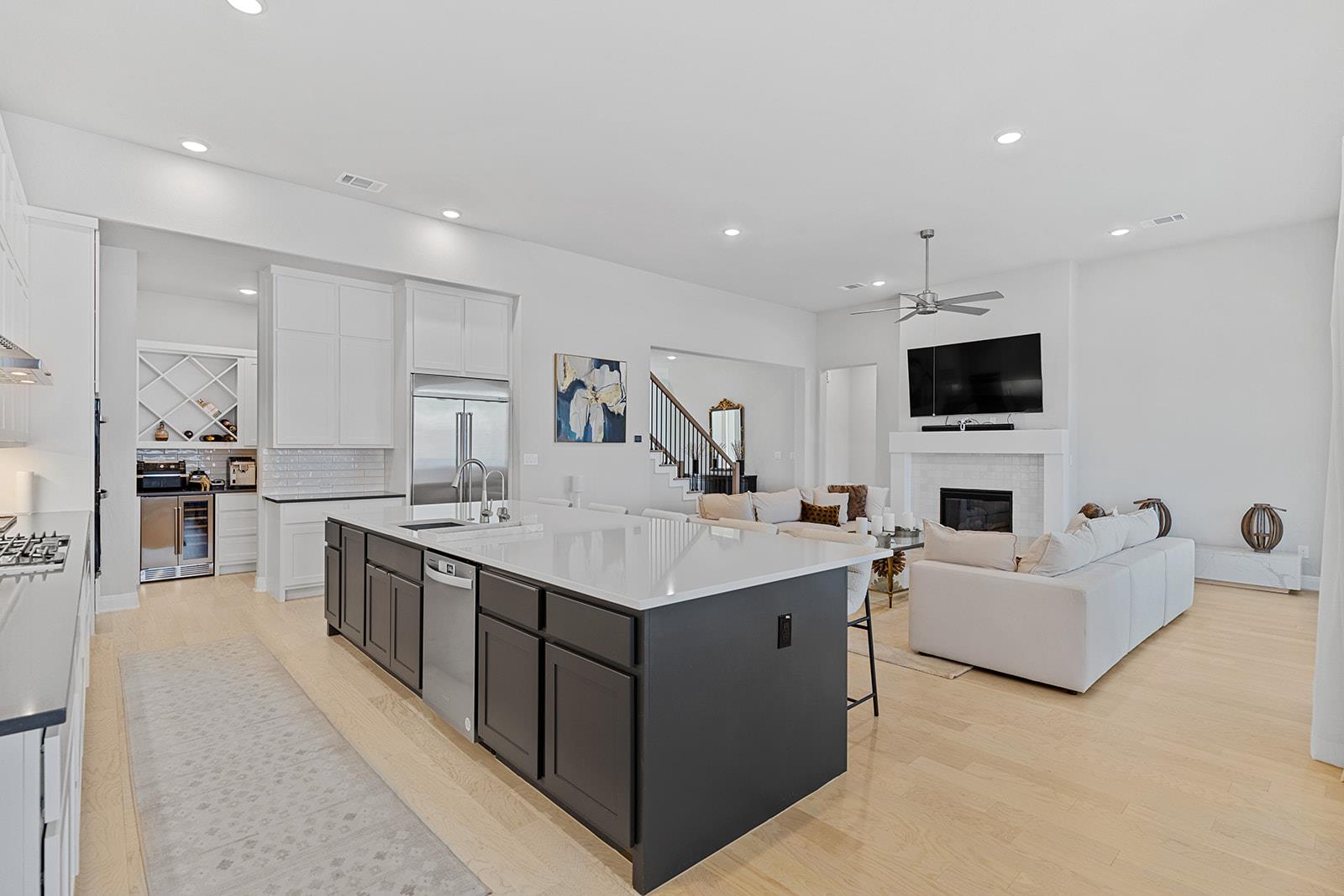 7505 Becasseau DR