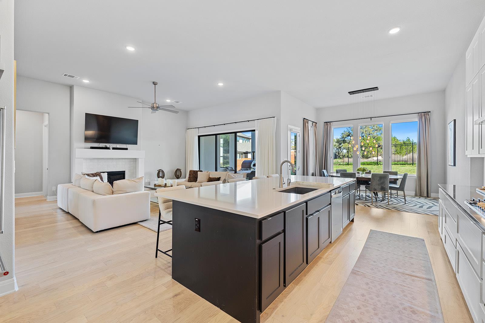 7505 Becasseau DR