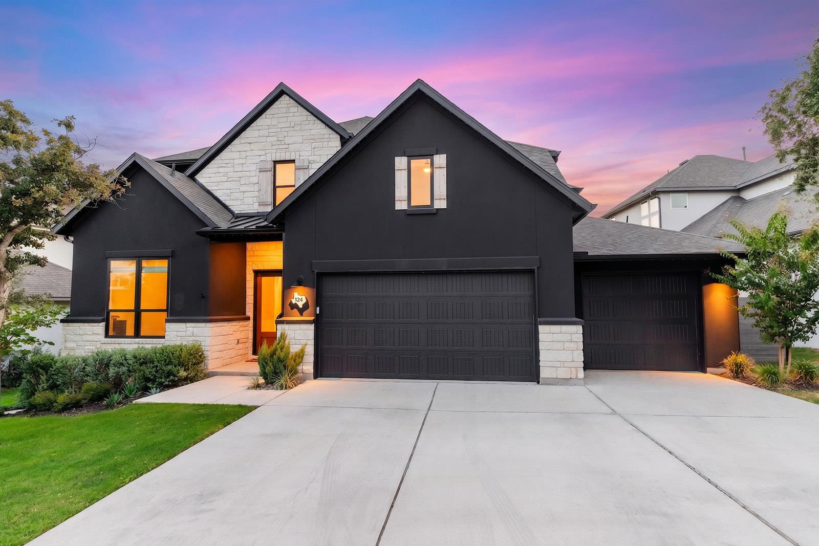 124 Silverwood TRL