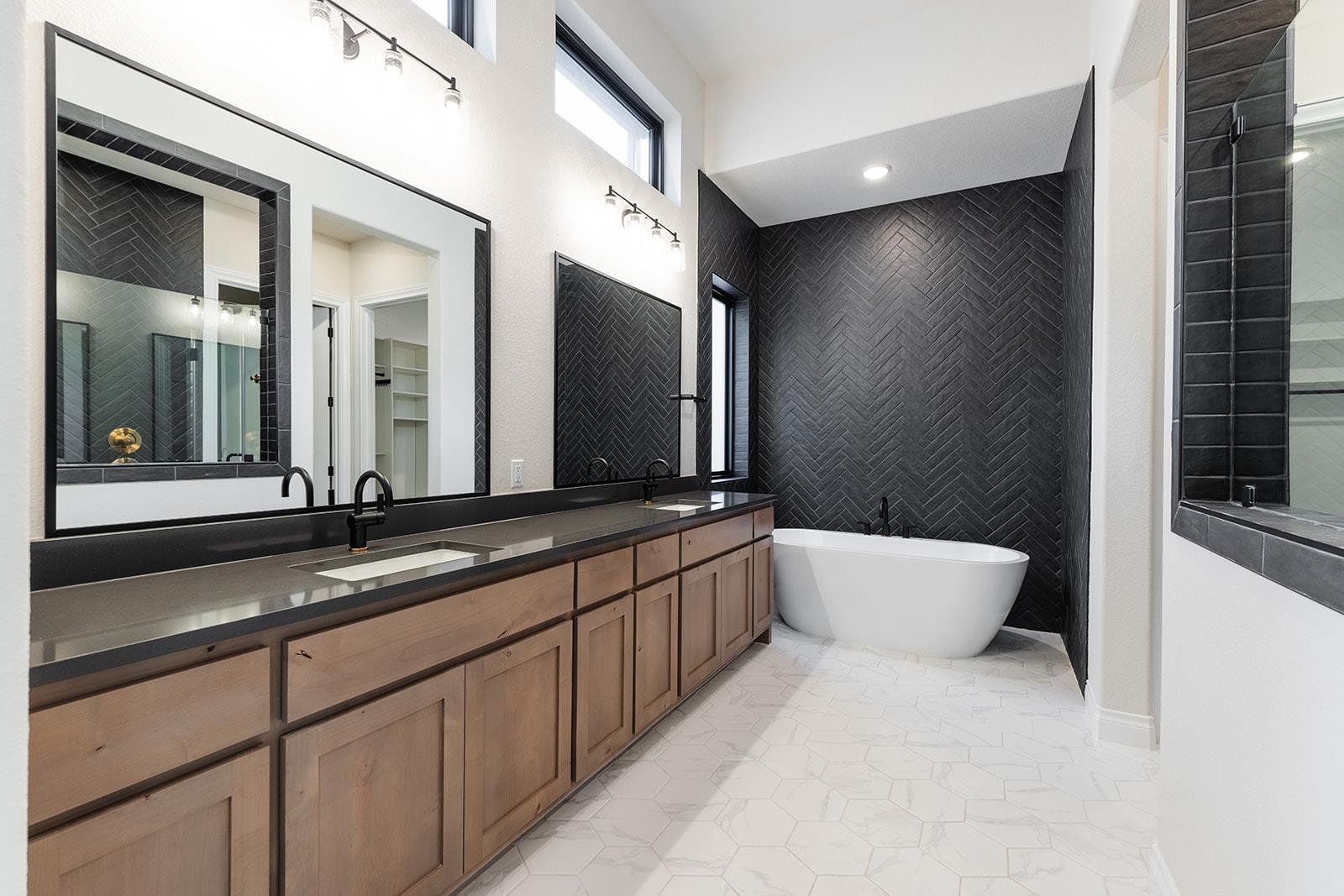 124 Silverwood TRL