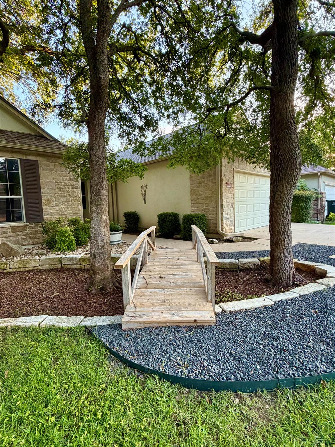 103 Harness LN