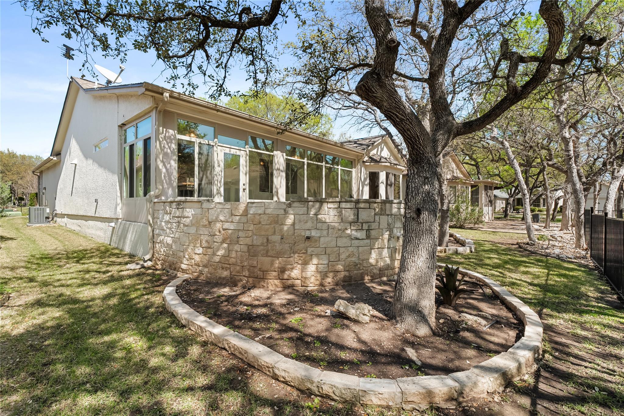 103 Harness LN