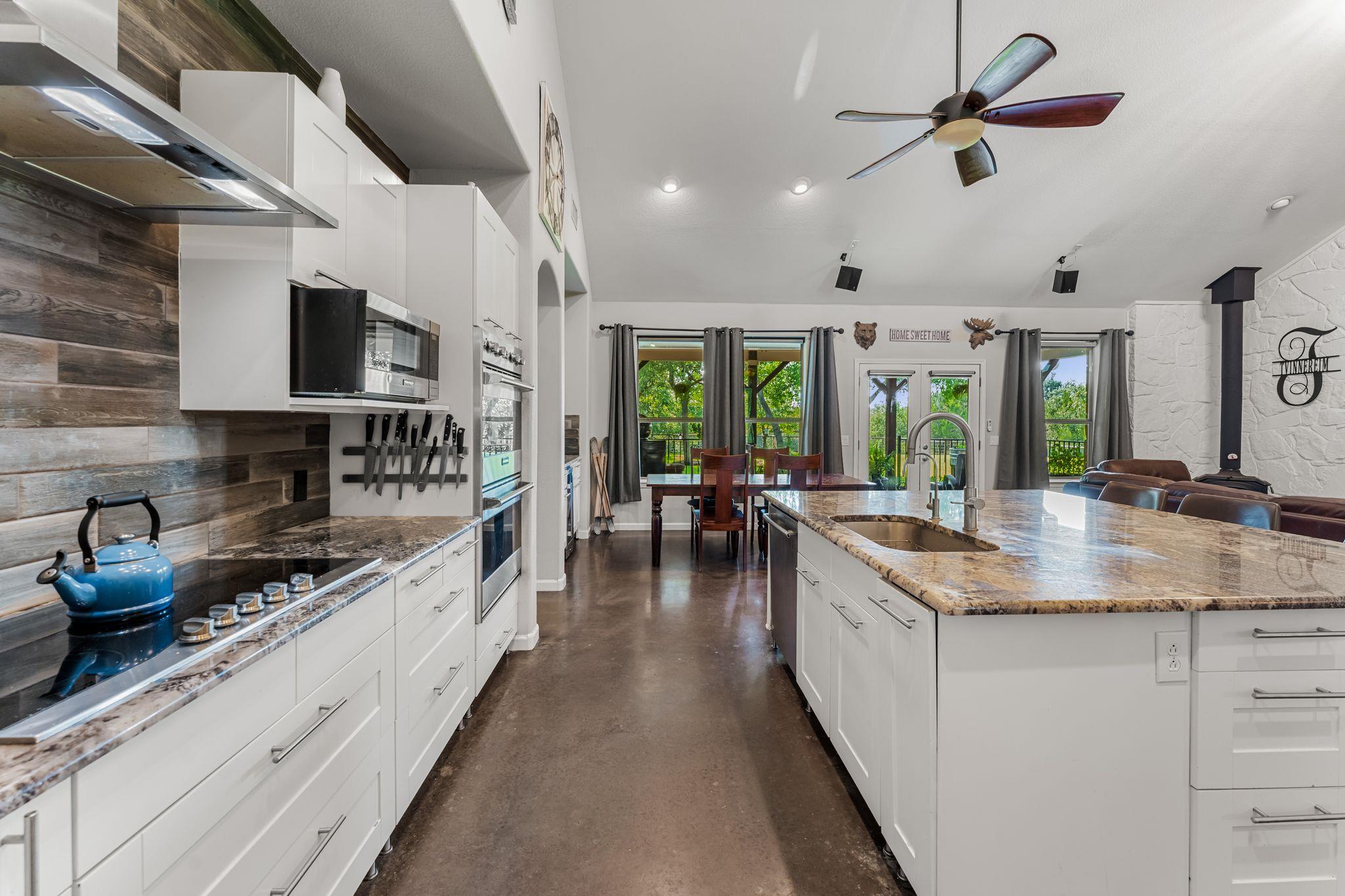 4204 Arthur CIR