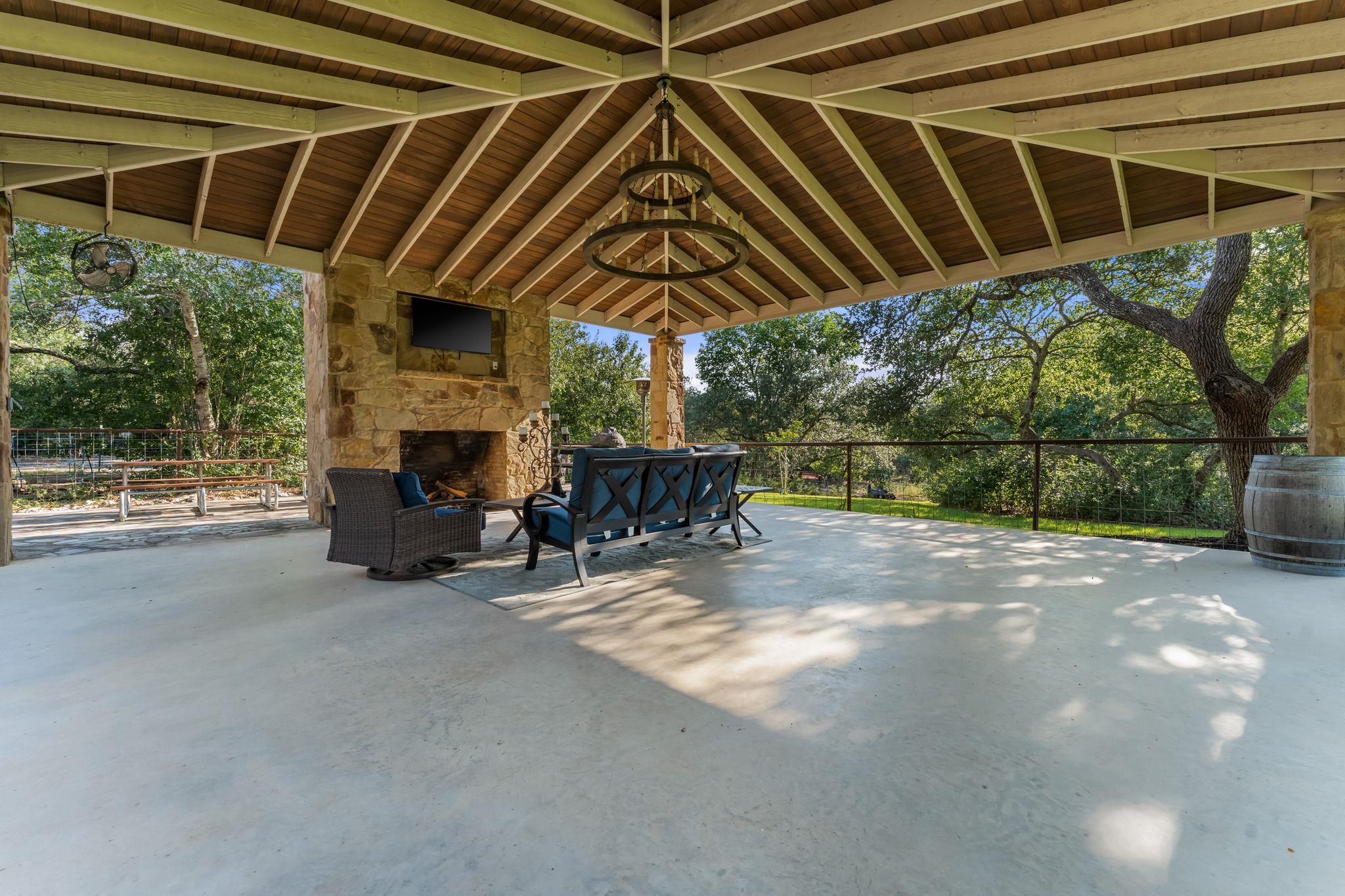 4204 Arthur CIR