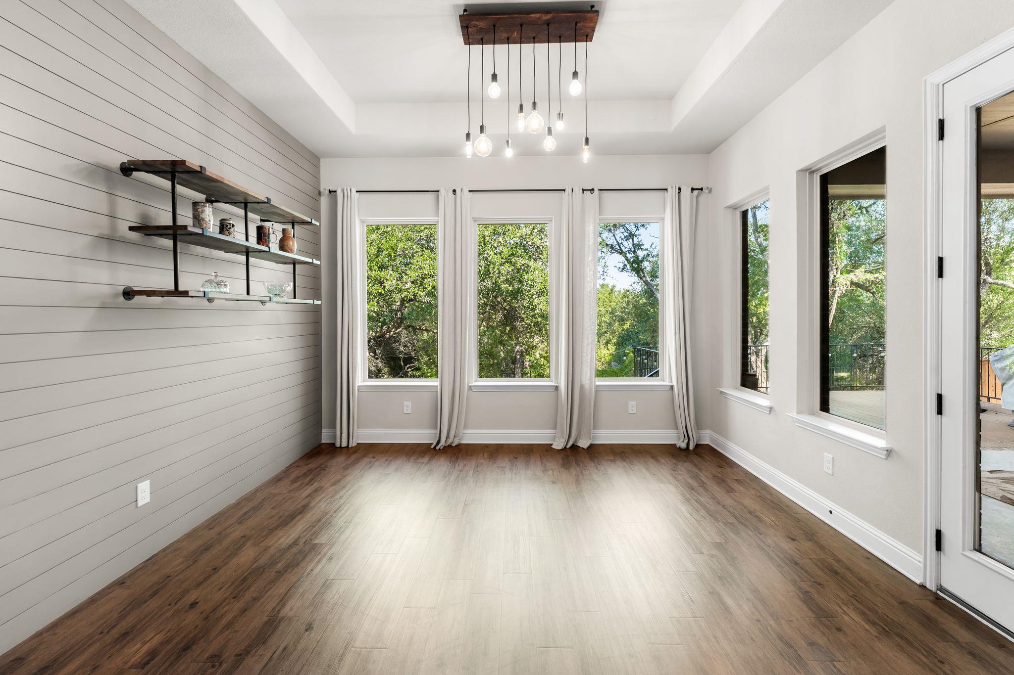 140 Lake Rim CIR